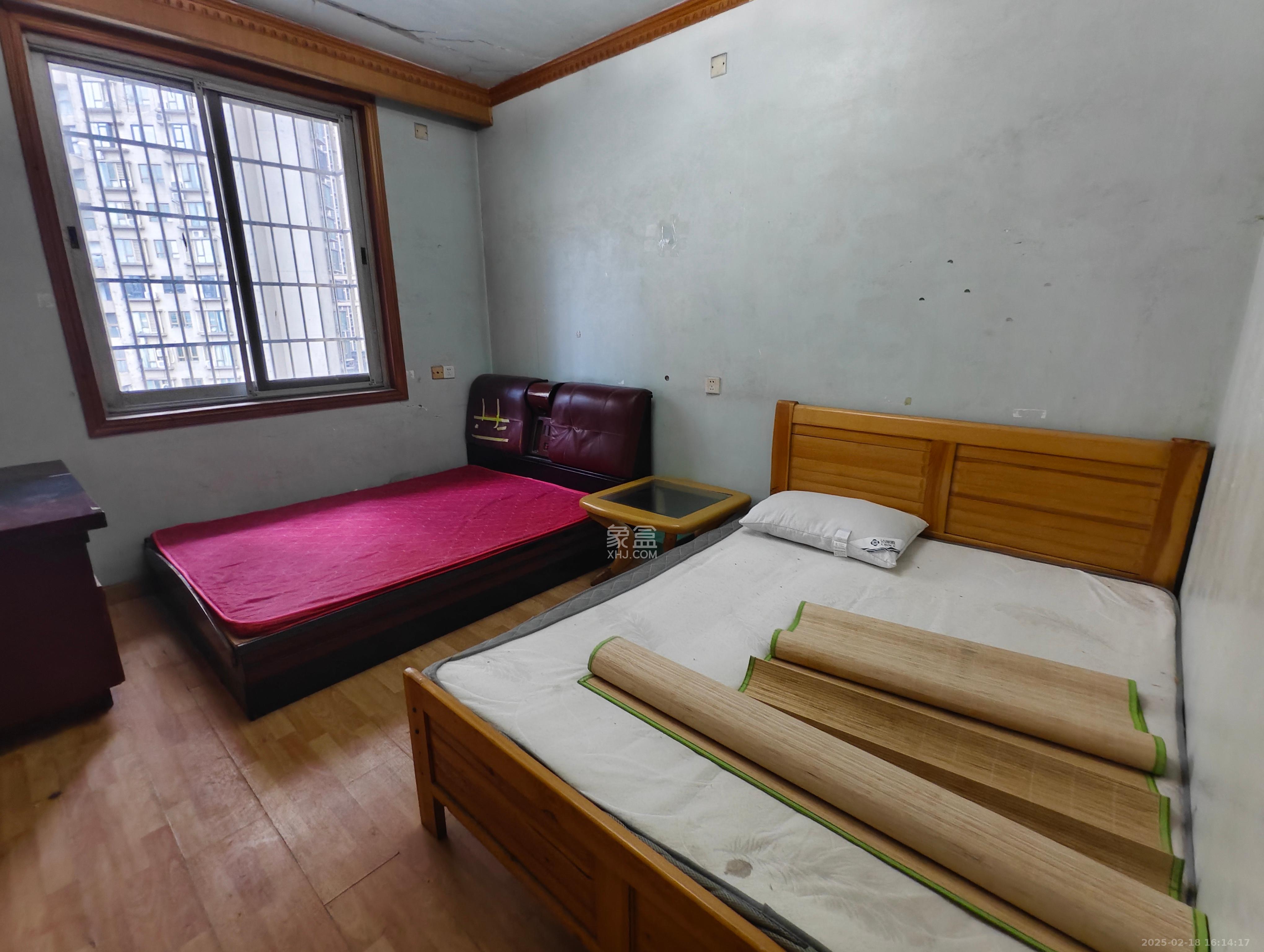 枫林小区 3室2厅1卫 1650.0元/月 枫林小区 3室2厅1卫 1650.0元/月室内图