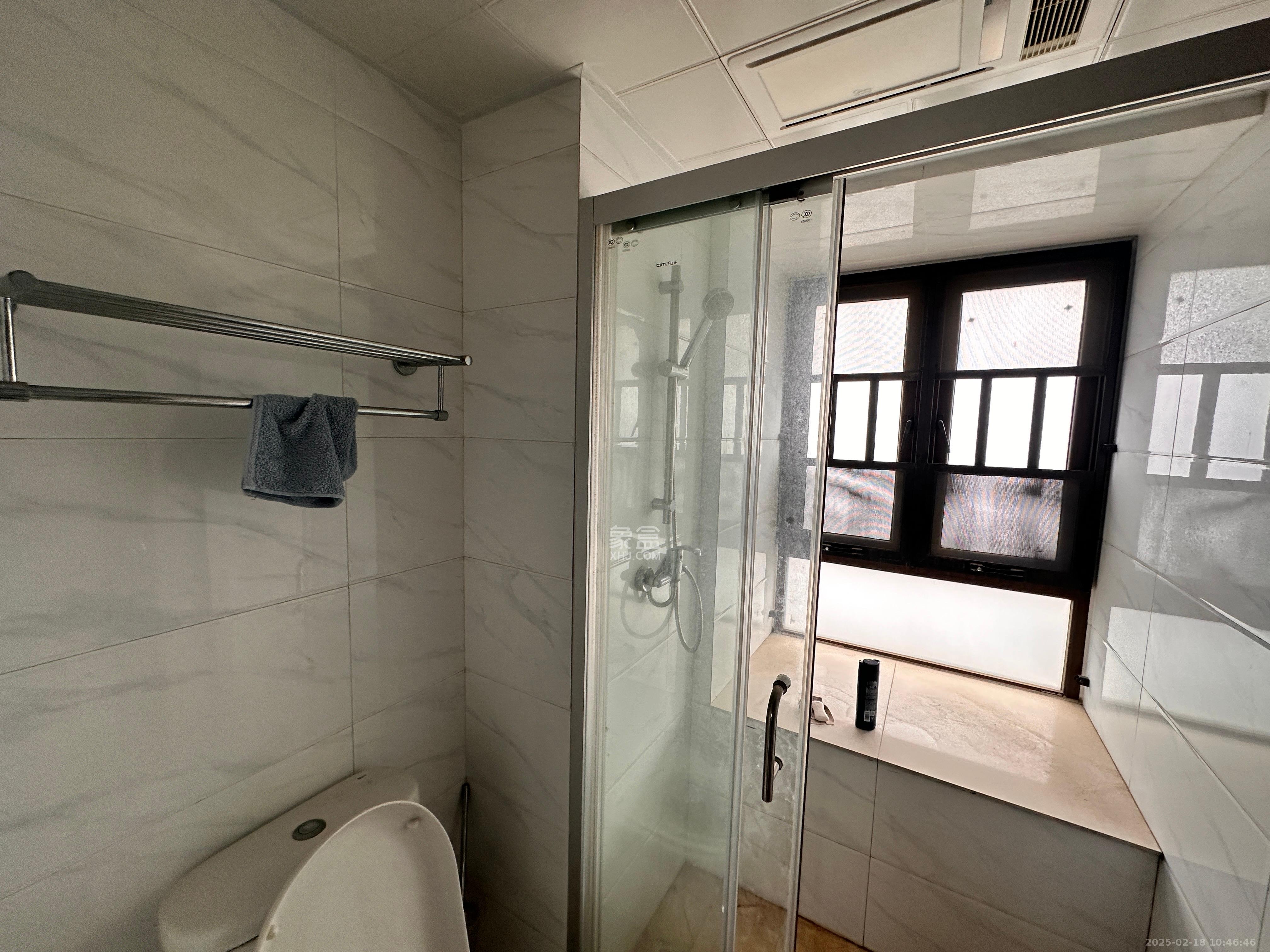 碧桂园高尔夫花园 4室2厅2卫 2400.0元/月 碧桂园高尔夫花园 4室2厅2卫 2400.0元/月室内图