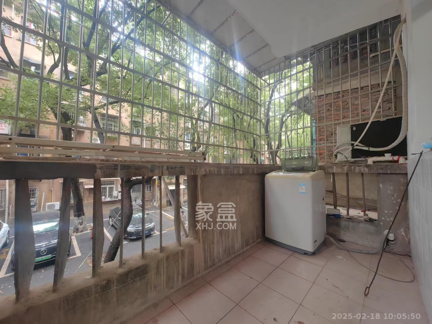 省水院宿舍 4室2厅1卫 1900.0元/月 省水院宿舍 4室2厅1卫 1900.0元/月室内图