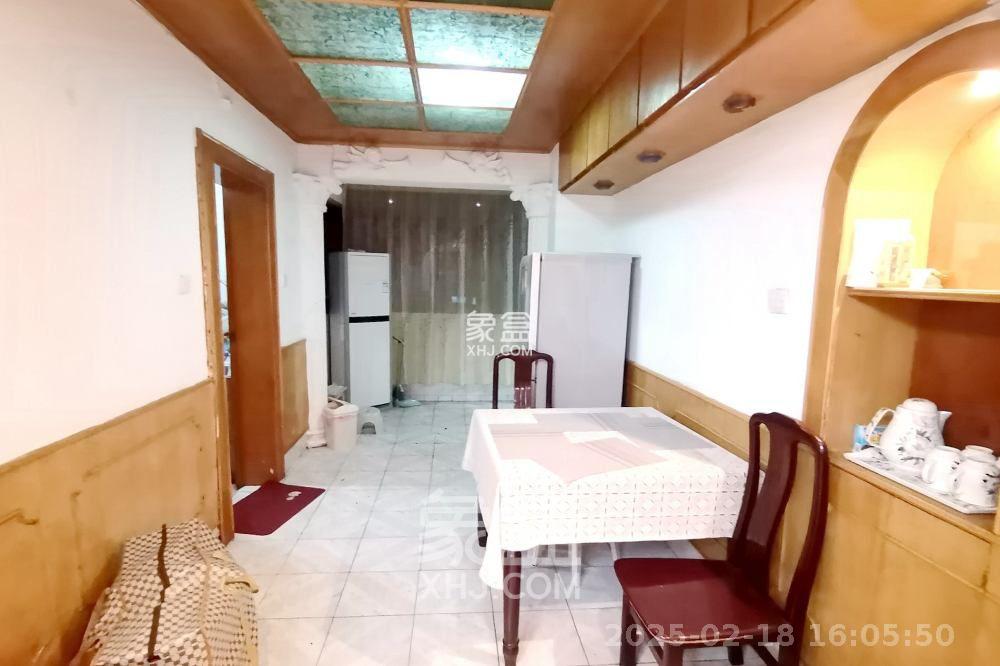 东塘工商银行宿舍 2室2厅1卫 2000.0元/月 东塘工商银行宿舍 2室2厅1卫 2000.0元/月室内图