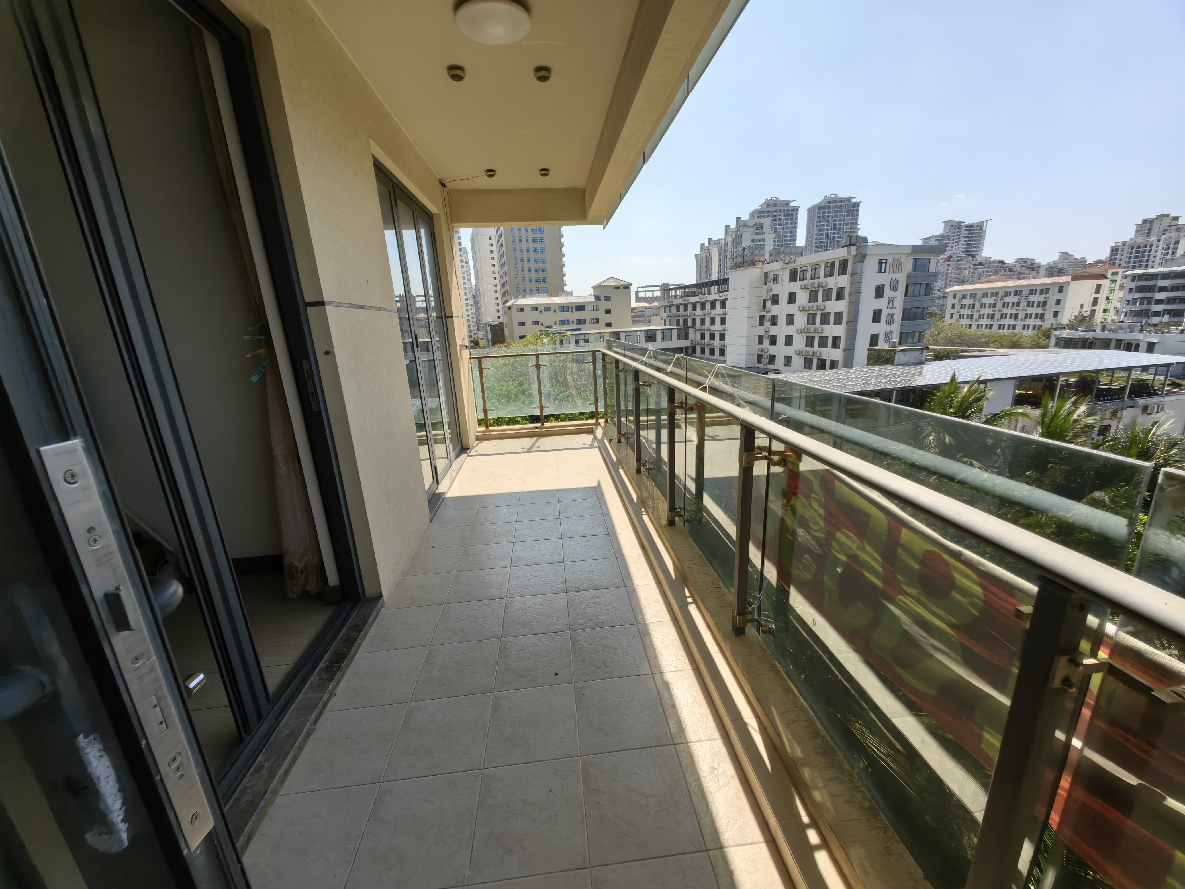 凤凰水城南岸 2室1厅1卫 196.0万 凤凰水城南岸 2室1厅1卫 196.0万卧室