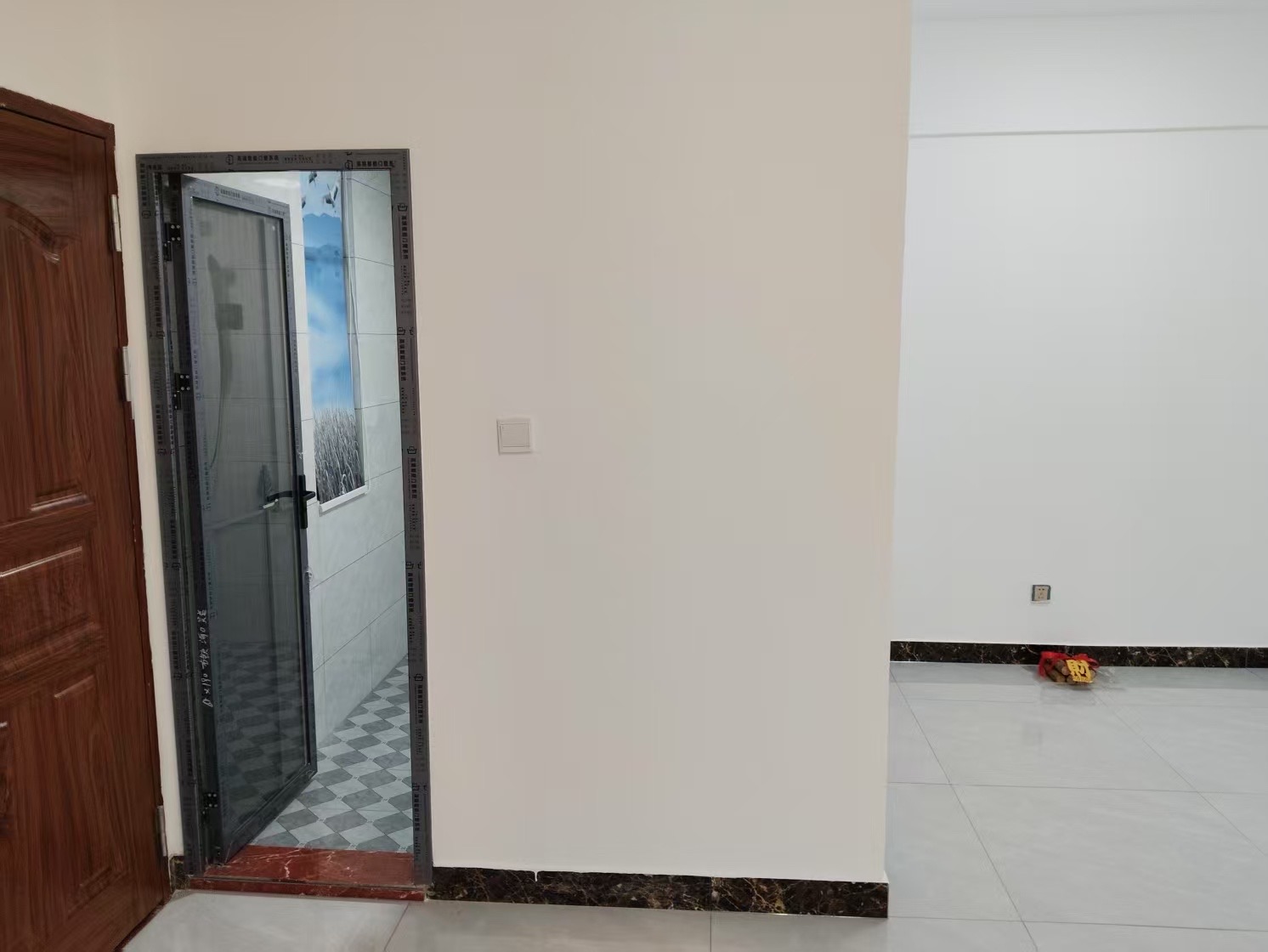 南玻公寓 3室2厅2卫 115.0万 南玻公寓 3室2厅2卫 115.0万客厅