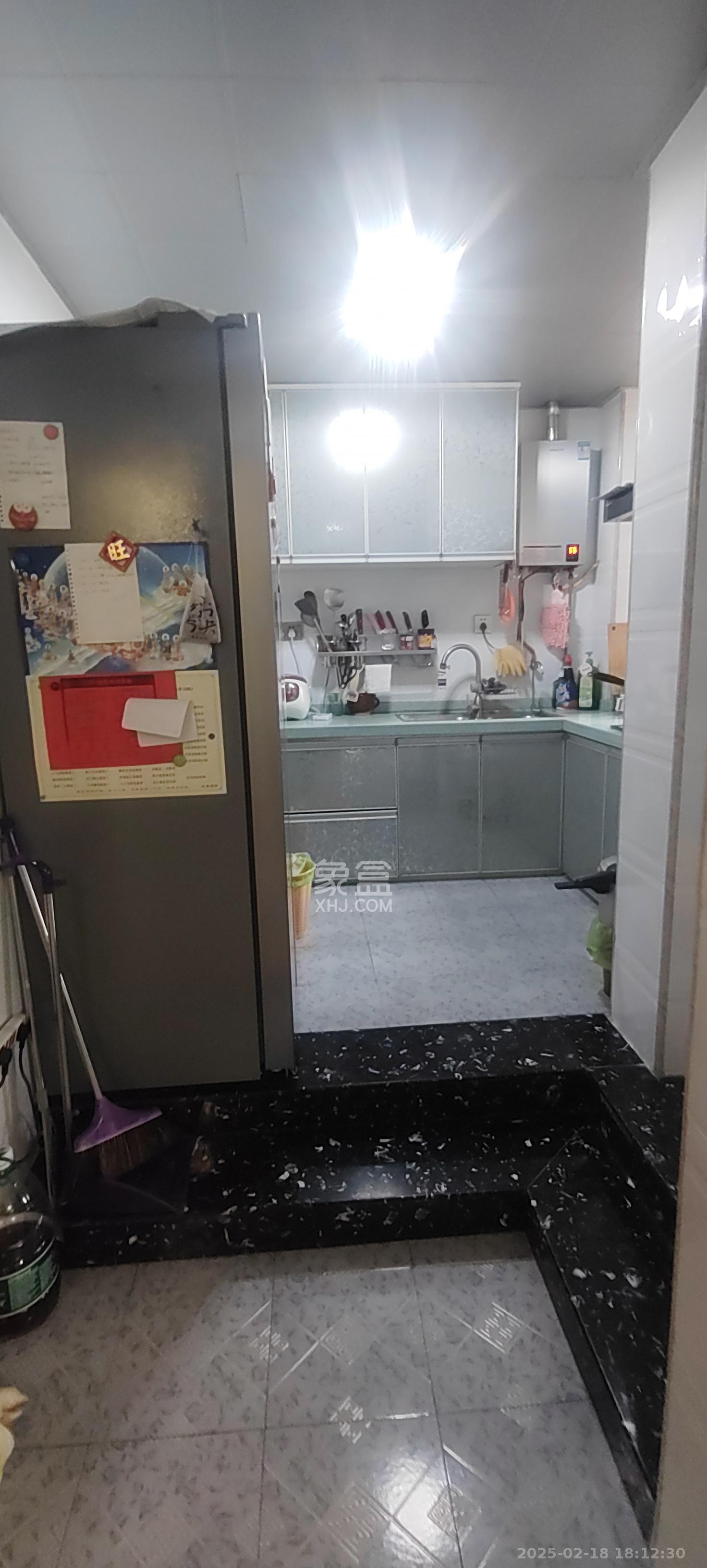 武警宿舍  3室2厅1卫   2680.00元/月室内图