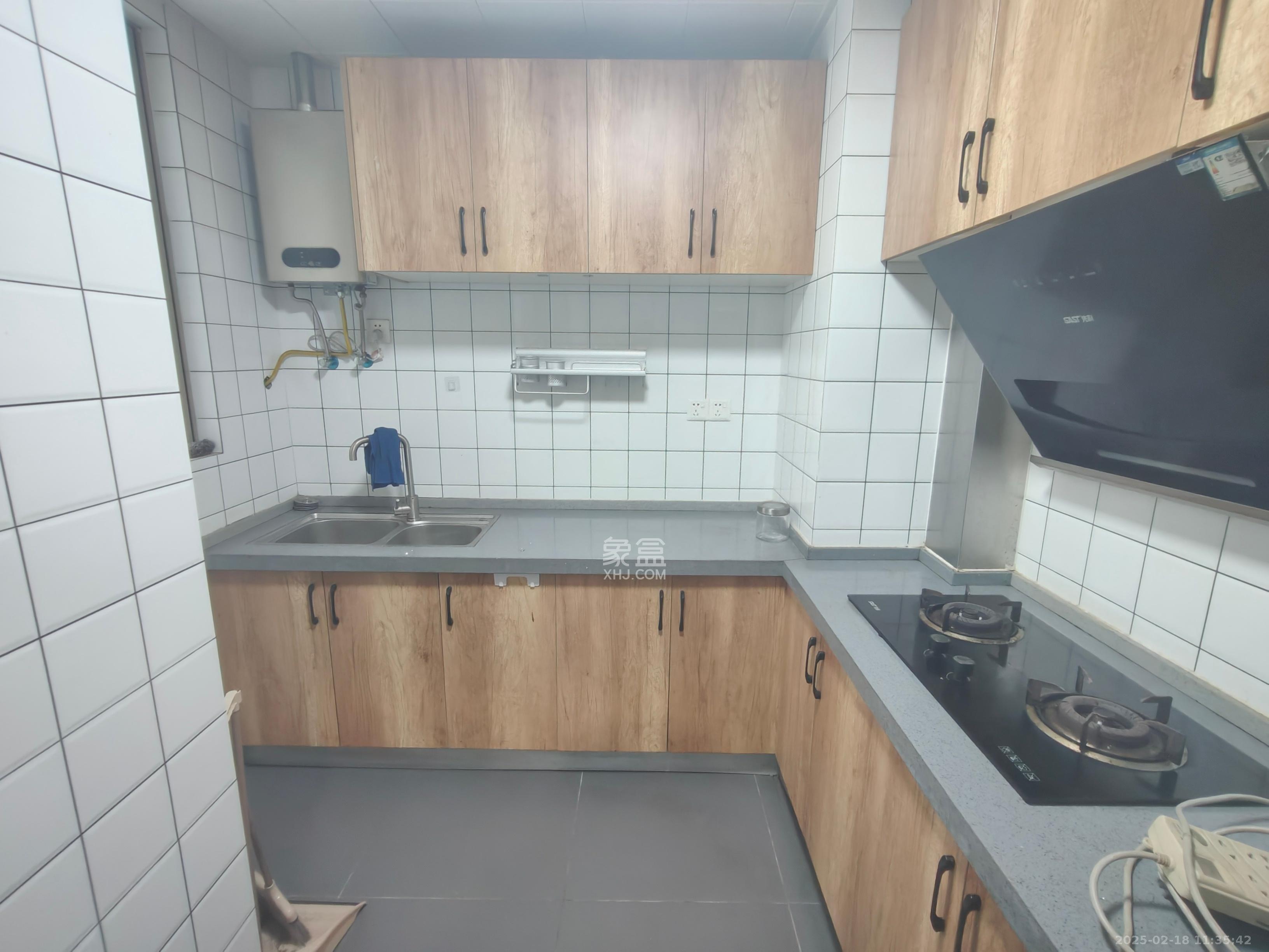 梅溪湖金茂湾 3室2厅1卫 2400.0元/月 梅溪湖金茂湾 3室2厅1卫 2400.0元/月室内图