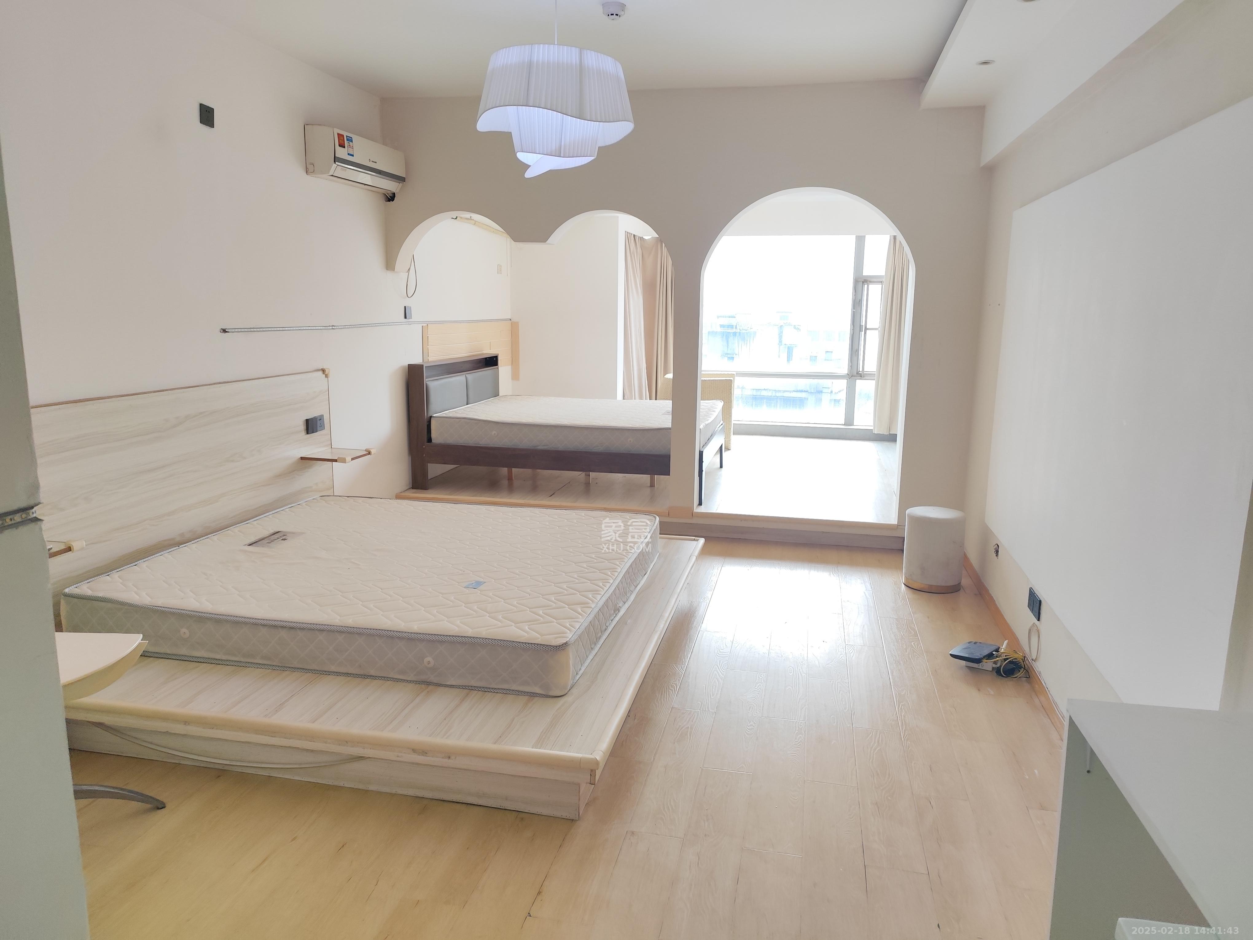 BOBO国际 1室1厅1卫 2200.0元/月 BOBO国际 1室1厅1卫 2200.0元/月室内图