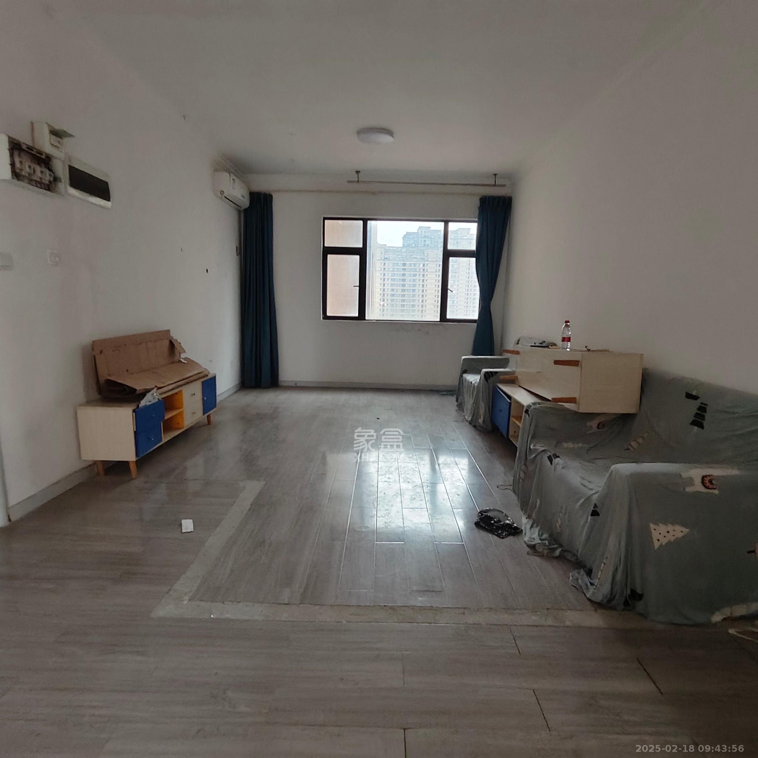 德润小区(丰升德润小区) 3室2厅2卫 2200.0元/月 德润小区(丰升德润小区) 3室2厅2卫 2200.0元/月室内图