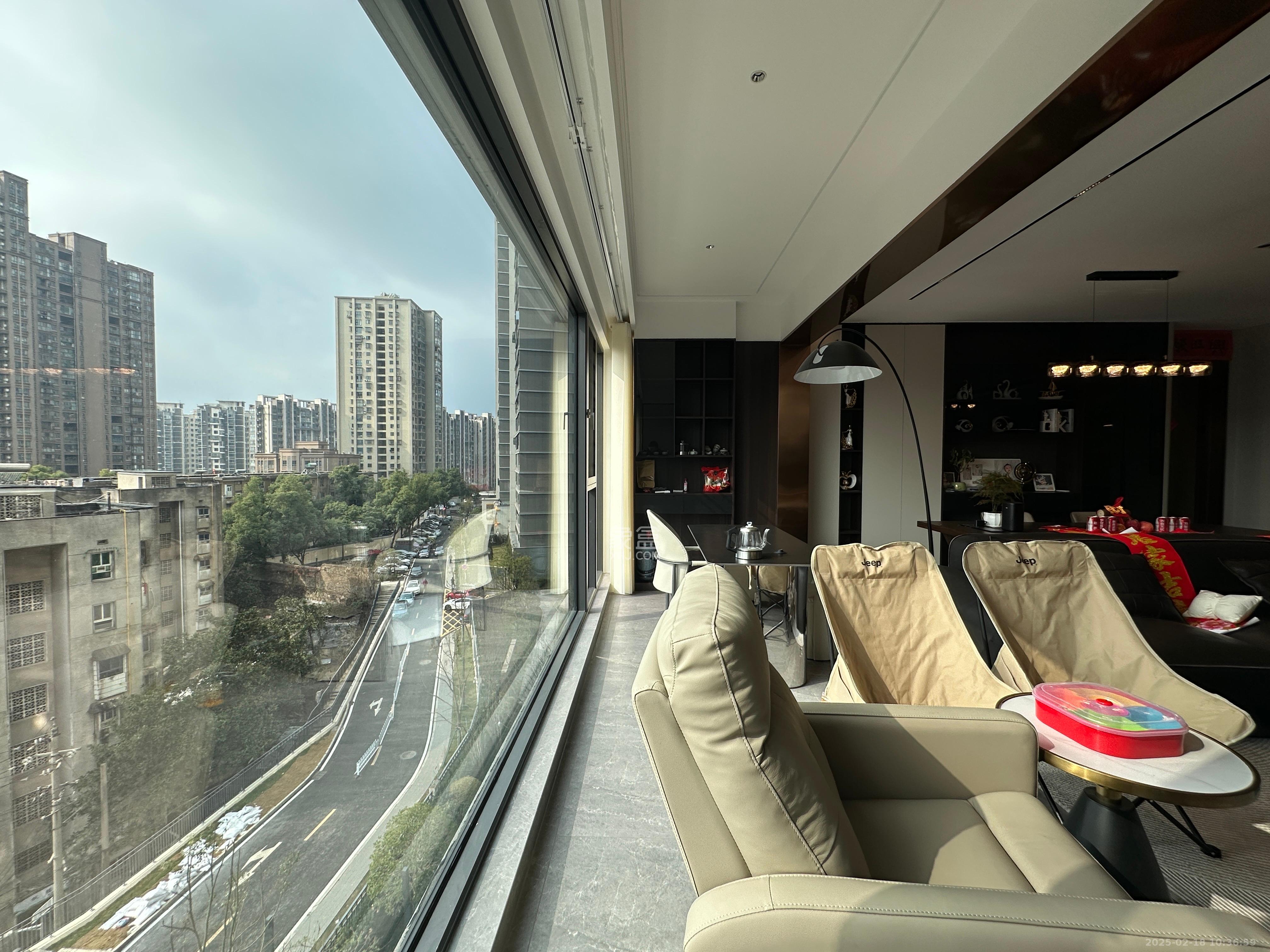 长沙悦府(华润万象城)  3室2厅3卫    10800.0元/月 长沙悦府(华润万象城)  3室2厅3卫    10800.0元/月室内图