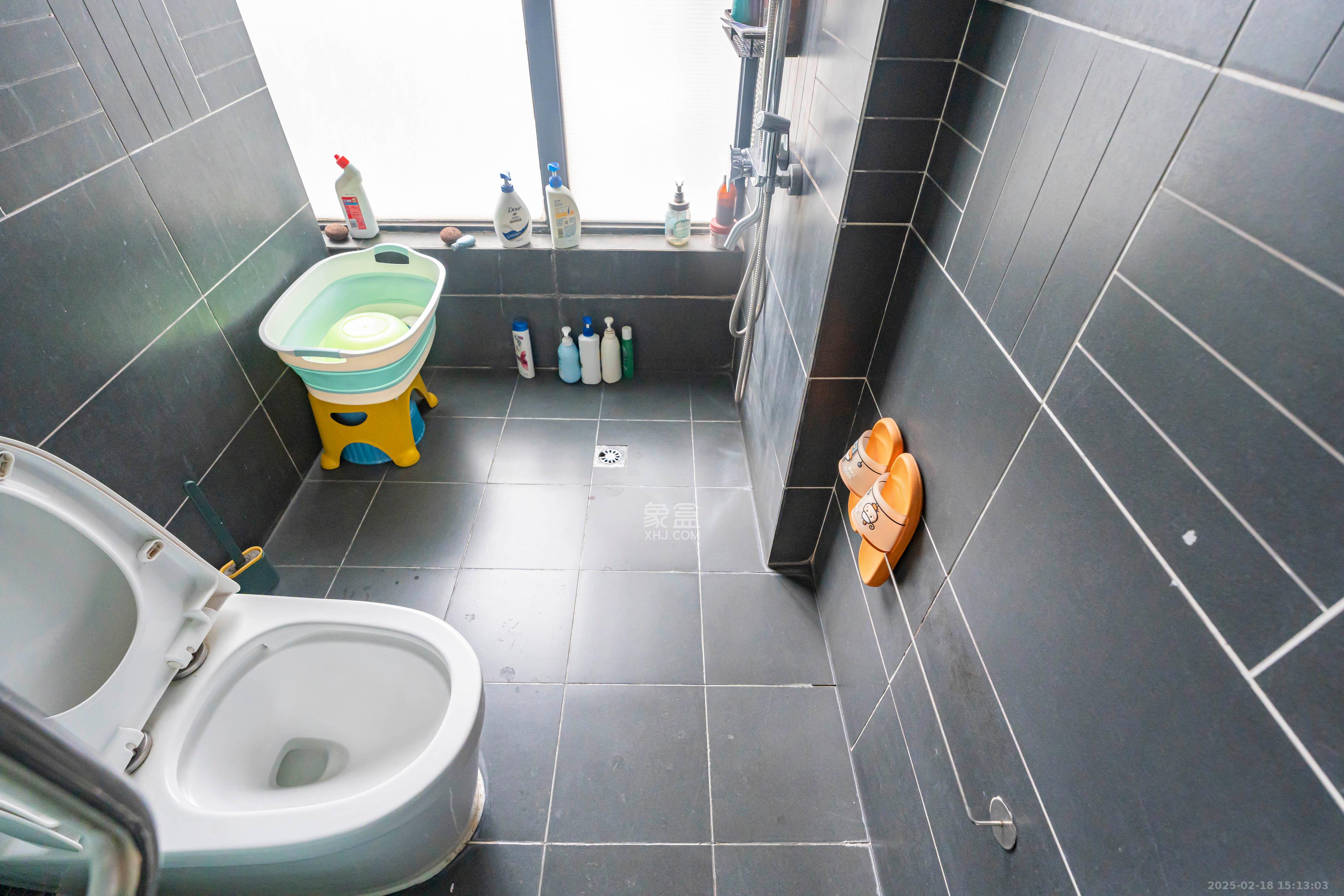 藏珑湖上国际花园 1室2厅1卫 2800.0元/月 藏珑湖上国际花园 1室2厅1卫 2800.0元/月室内图