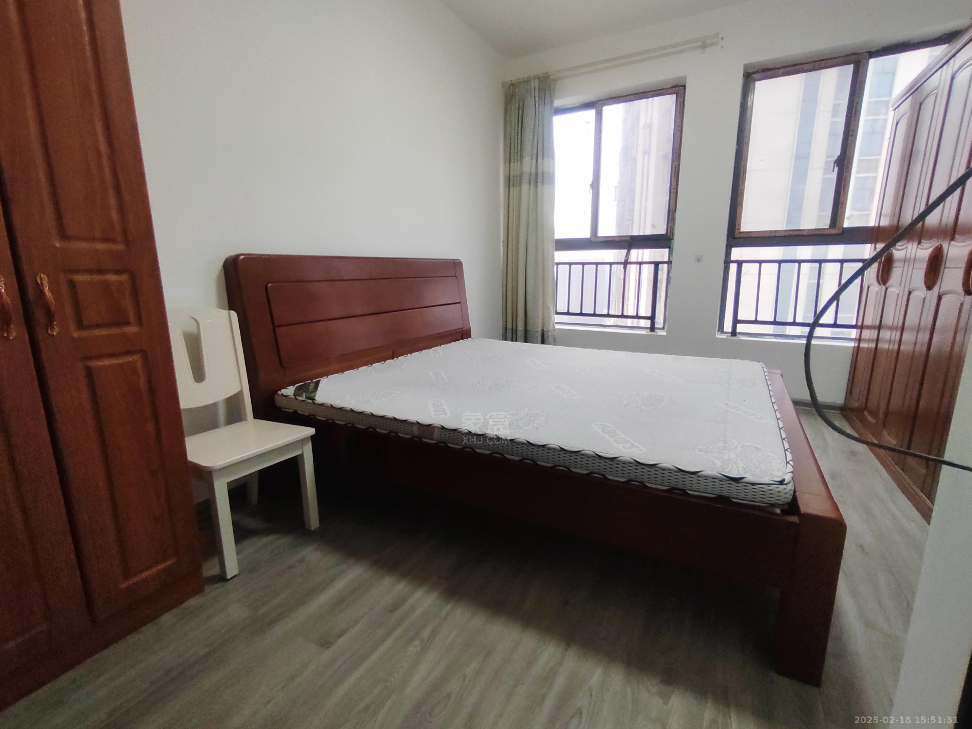 东城商业广场(东成)  3室1厅1卫    2400.0元/月 东城商业广场(东成)  3室1厅1卫    2400.0元/月室内图