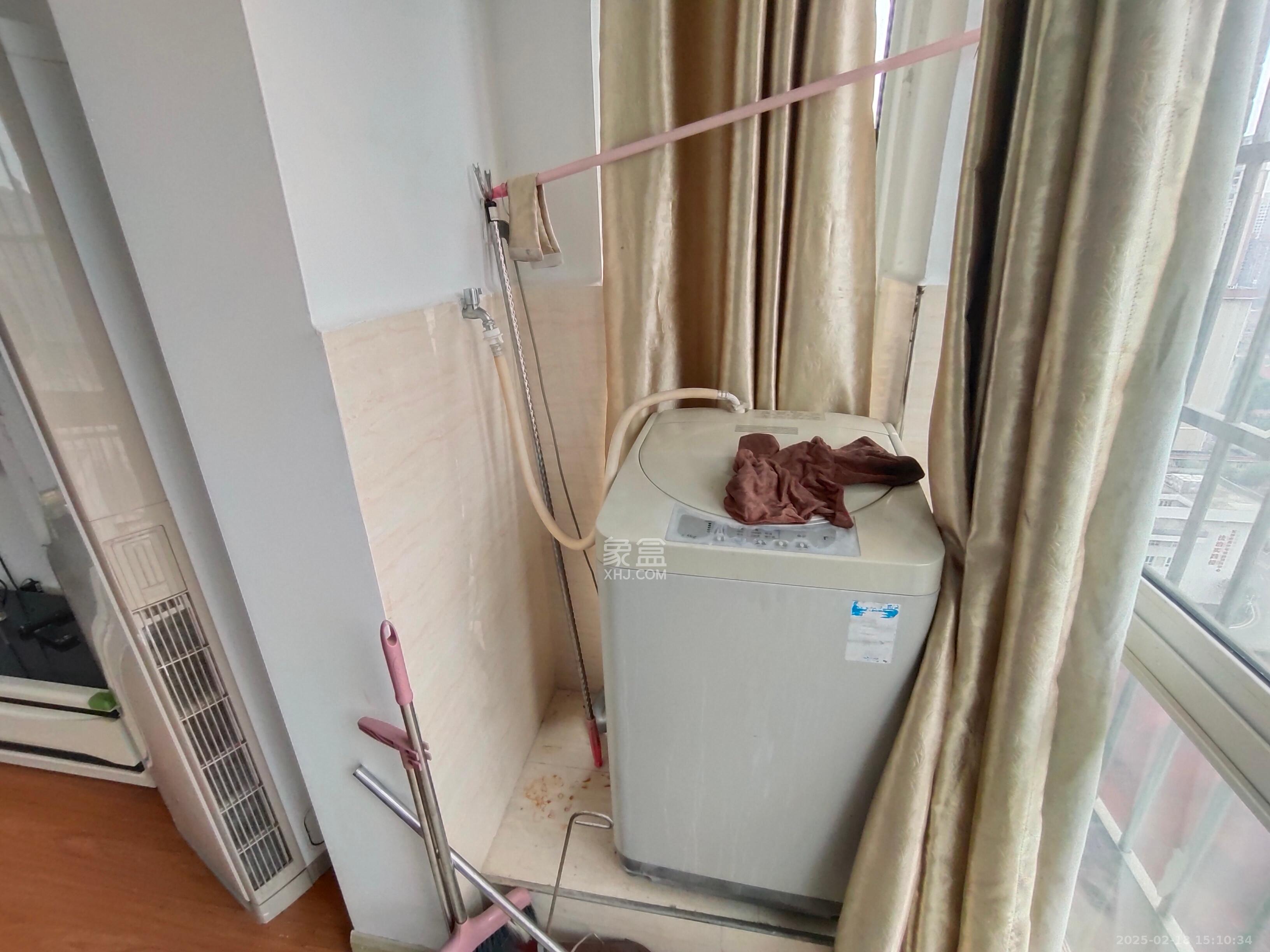 爵士湘  3室2厅1卫   1900.00元/月室内图