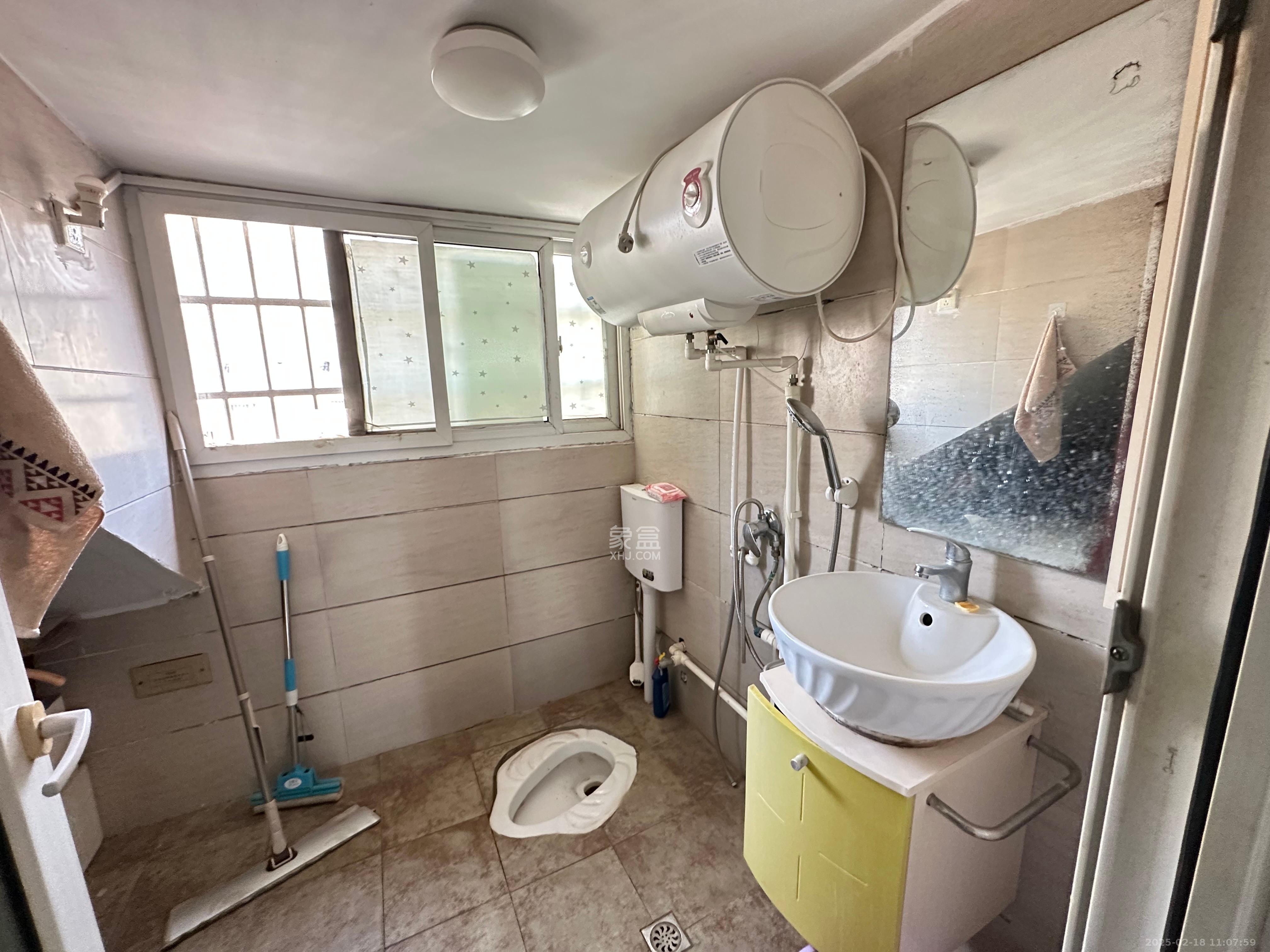 鄱阳小区 5室2厅1卫 1600.0元/月 鄱阳小区 5室2厅1卫 1600.0元/月室内图