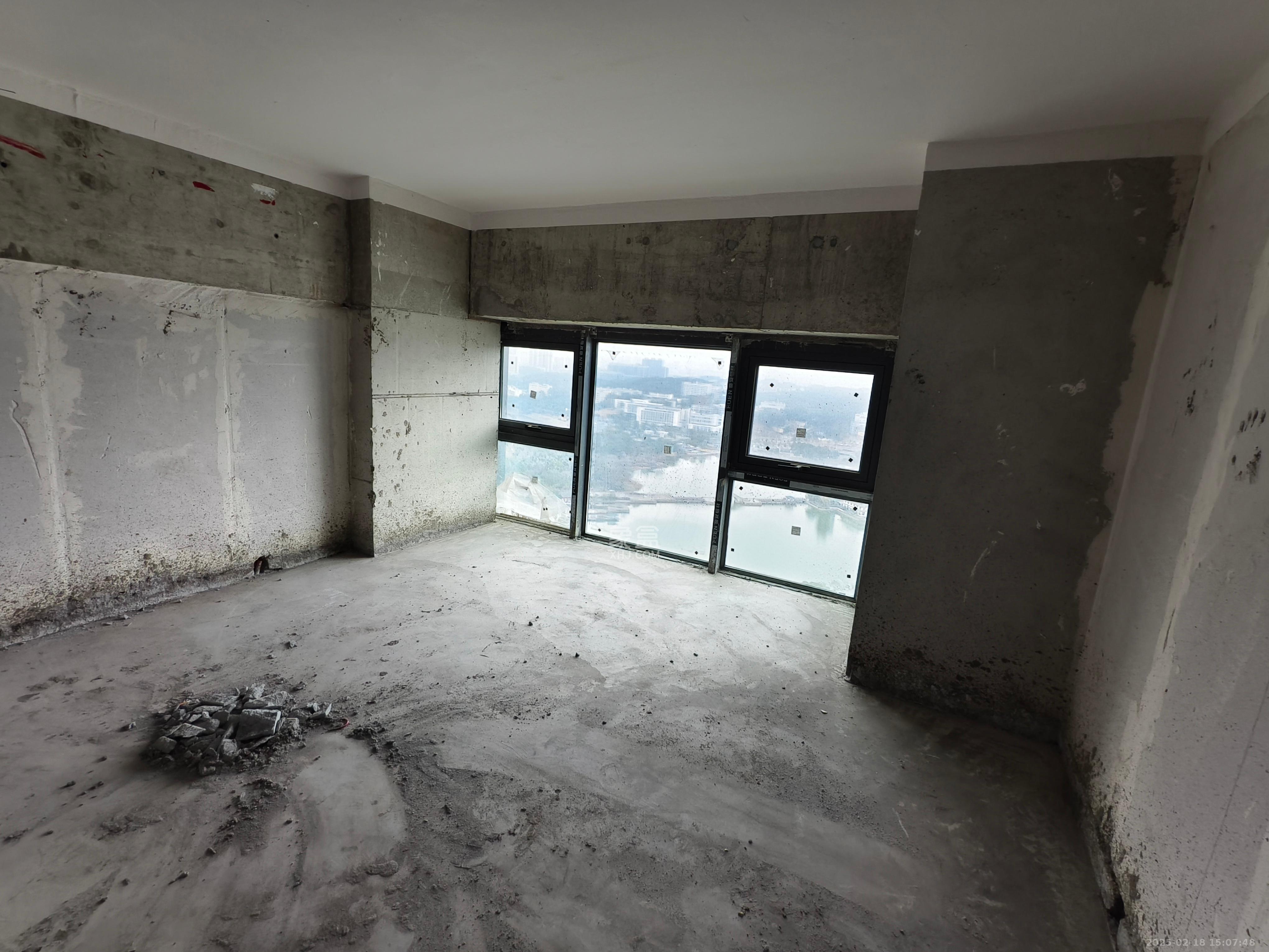 绿地V岛  1室0厅0卫    1200.0元/月 绿地V岛  1室0厅0卫    1200.0元/月室内图