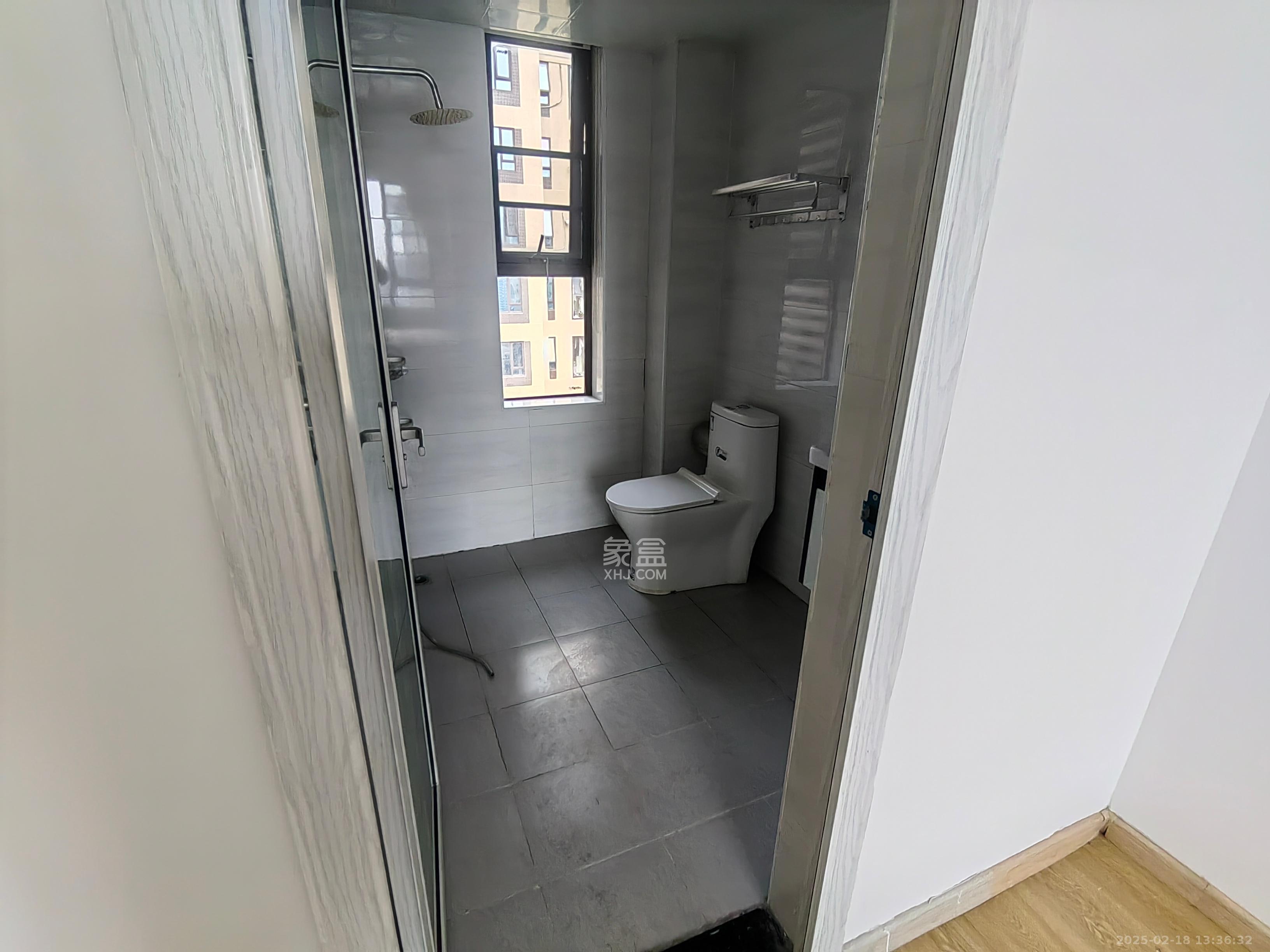 洋湖18克拉(旷远洋湖18克拉) 4室2厅2卫 3380.0元/月 洋湖18克拉(旷远洋湖18克拉) 4室2厅2卫 3380.0元/月室内图