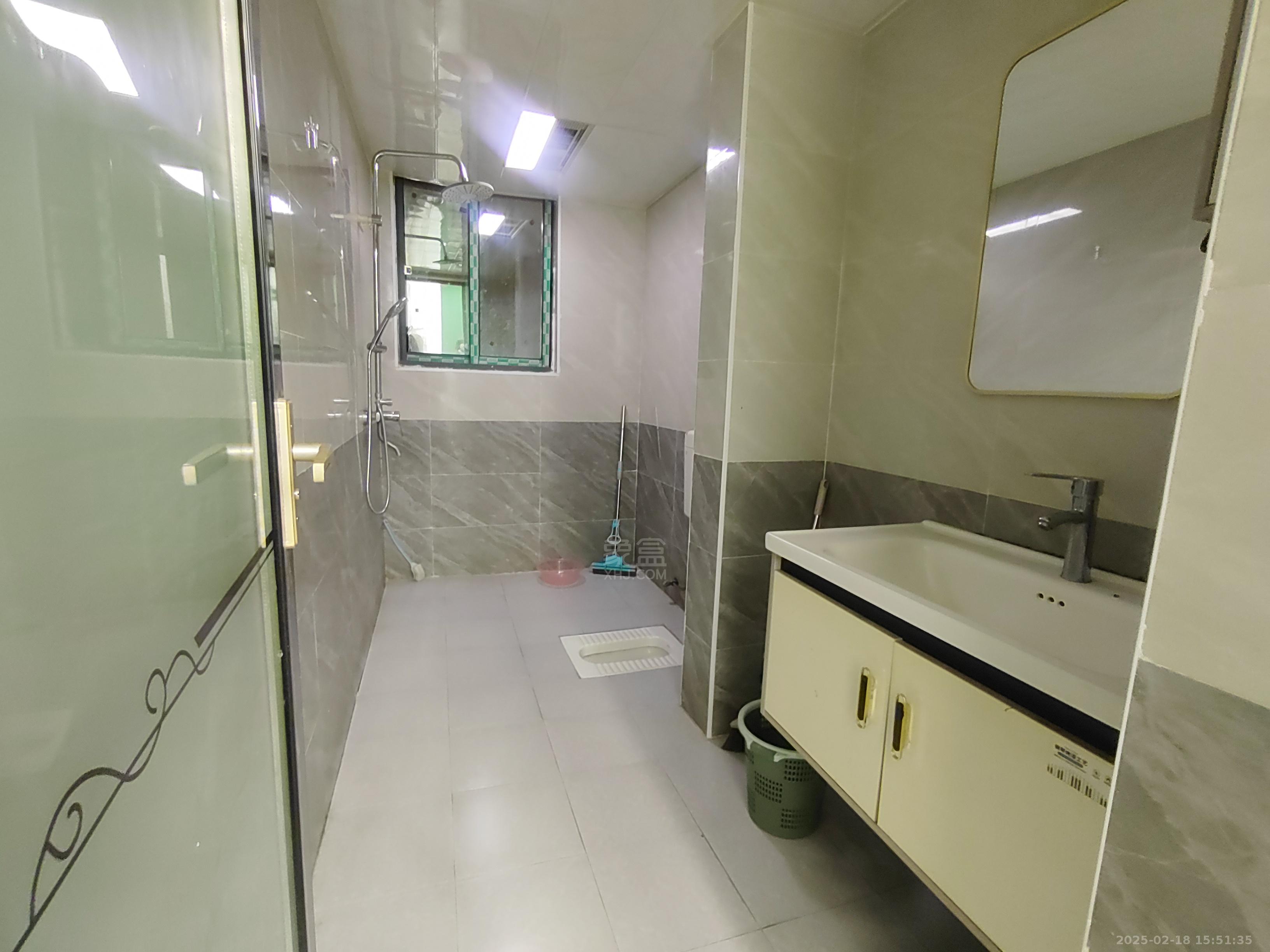 东城商业广场(东成)  3室1厅1卫    2400.0元/月 东城商业广场(东成)  3室1厅1卫    2400.0元/月室内图