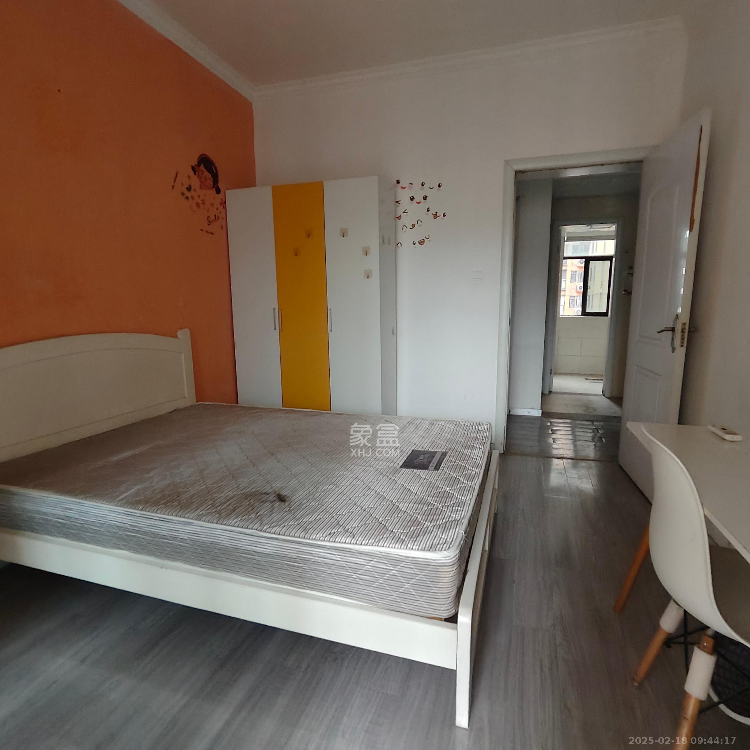 德润小区(丰升德润小区) 3室2厅2卫 2200.0元/月 德润小区(丰升德润小区) 3室2厅2卫 2200.0元/月室内图