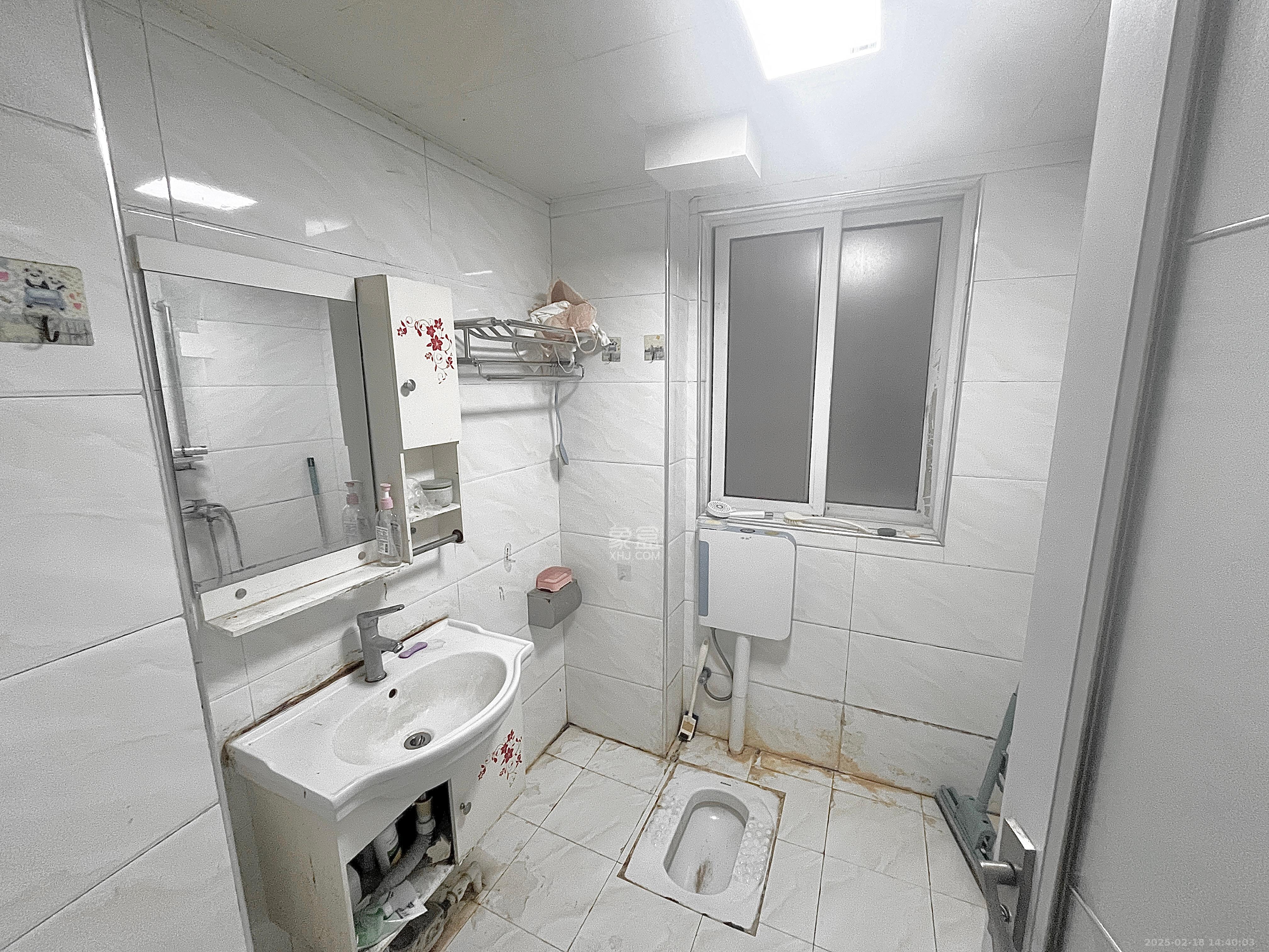 筑梦佳园 4室2厅2卫 2200.0元/月 筑梦佳园 4室2厅2卫 2200.0元/月室内图