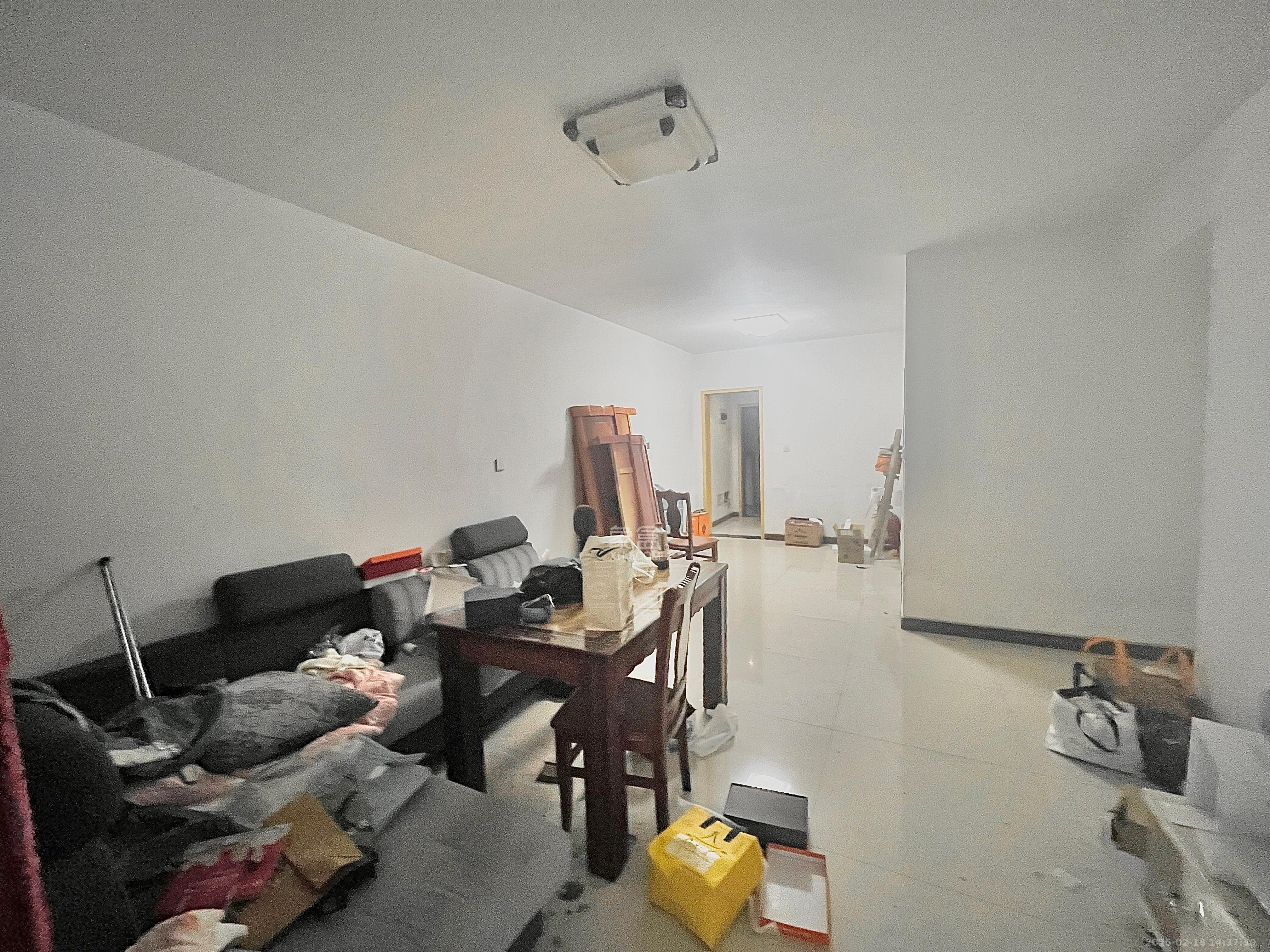 筑梦佳园 4室2厅2卫 2200.0元/月 筑梦佳园 4室2厅2卫 2200.0元/月室内图