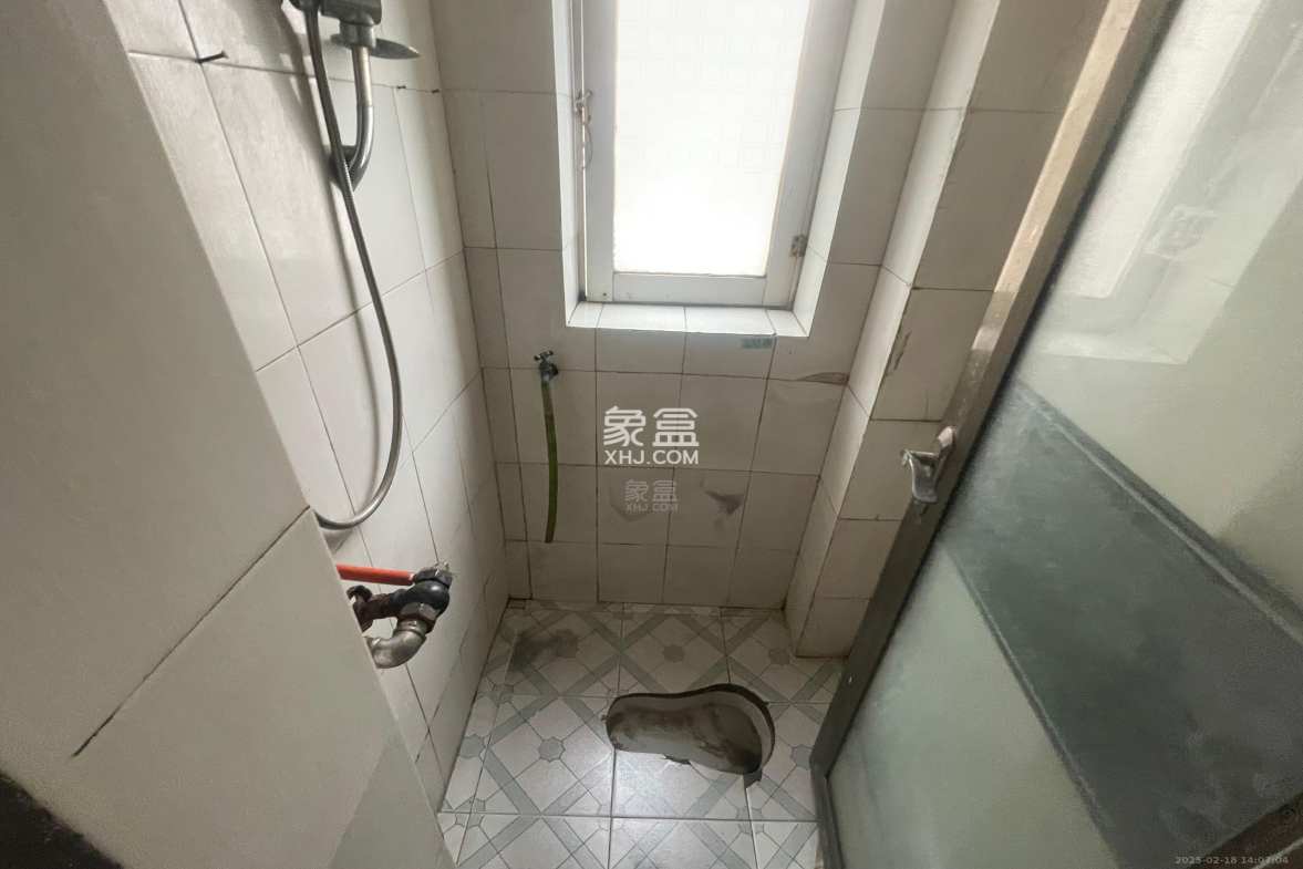 何家坳 1室1厅1卫 900.0元/月 何家坳 1室1厅1卫 900.0元/月室内图