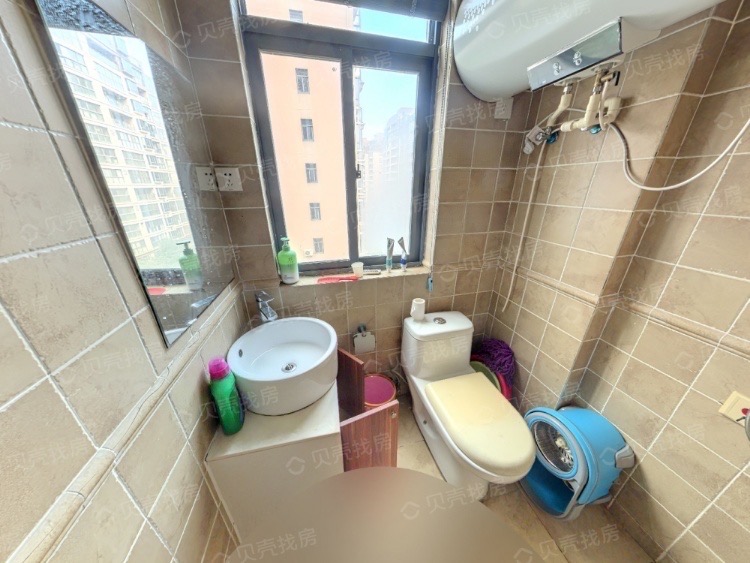 后海温泉小镇 3室2厅1卫 79.0万 后海温泉小镇 3室2厅1卫 79.0万客厅