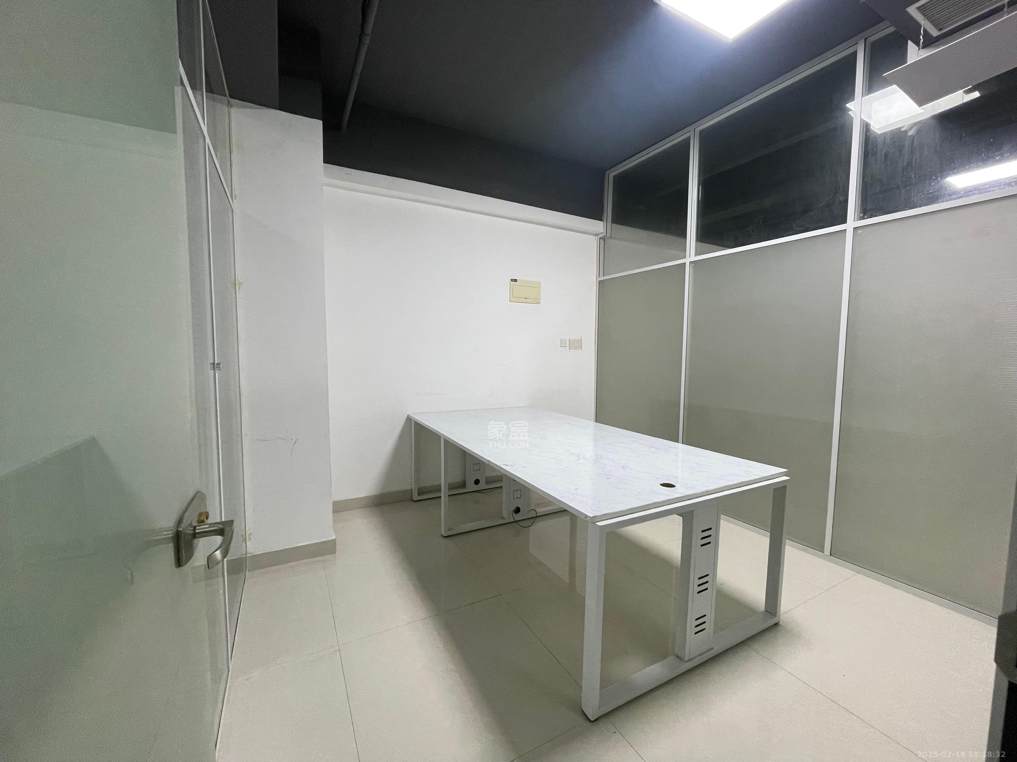 达美D6区   350.0㎡      20000.0元/月室内图