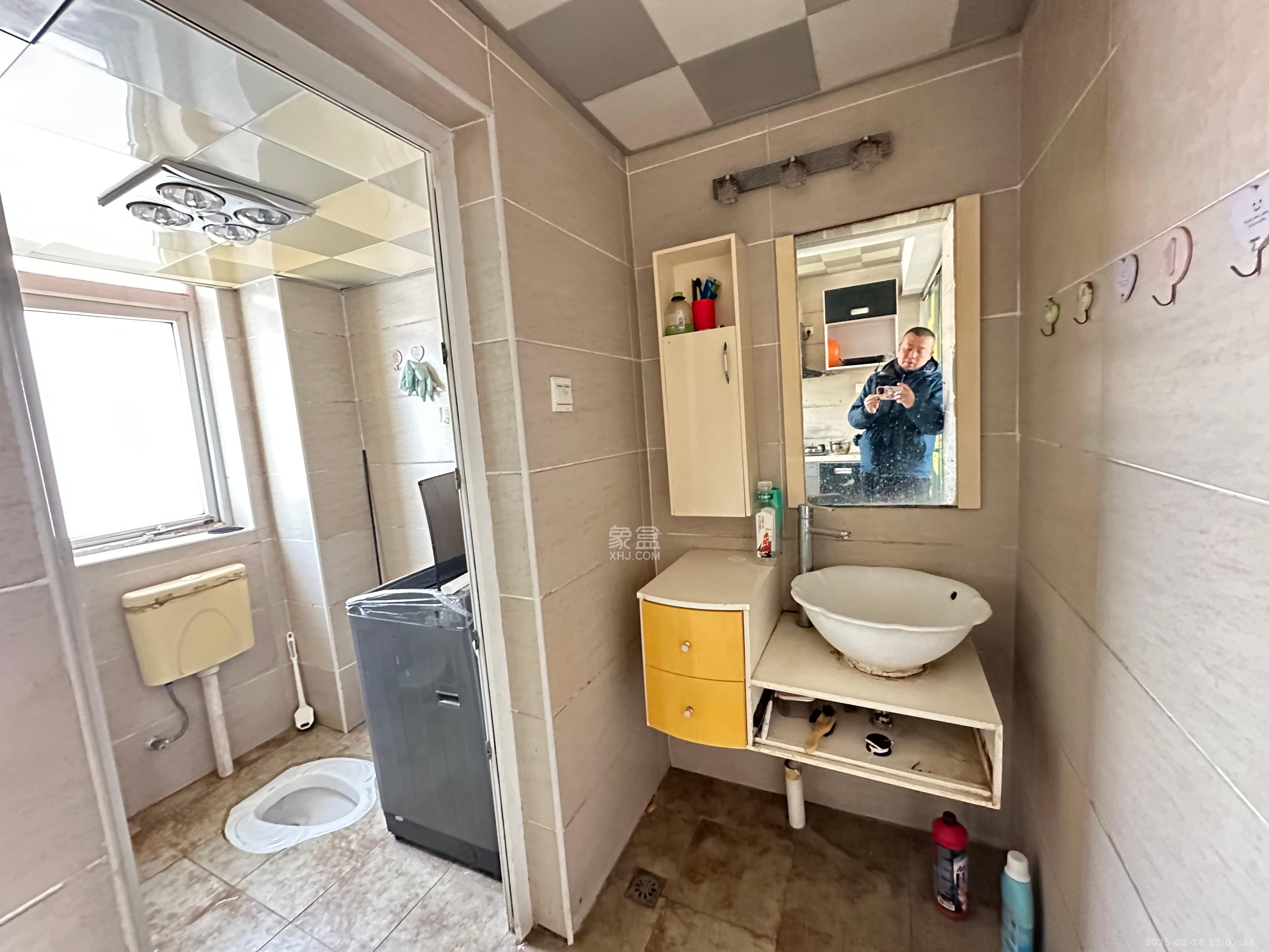 鄱阳小区 5室2厅1卫 1600.0元/月 鄱阳小区 5室2厅1卫 1600.0元/月室内图