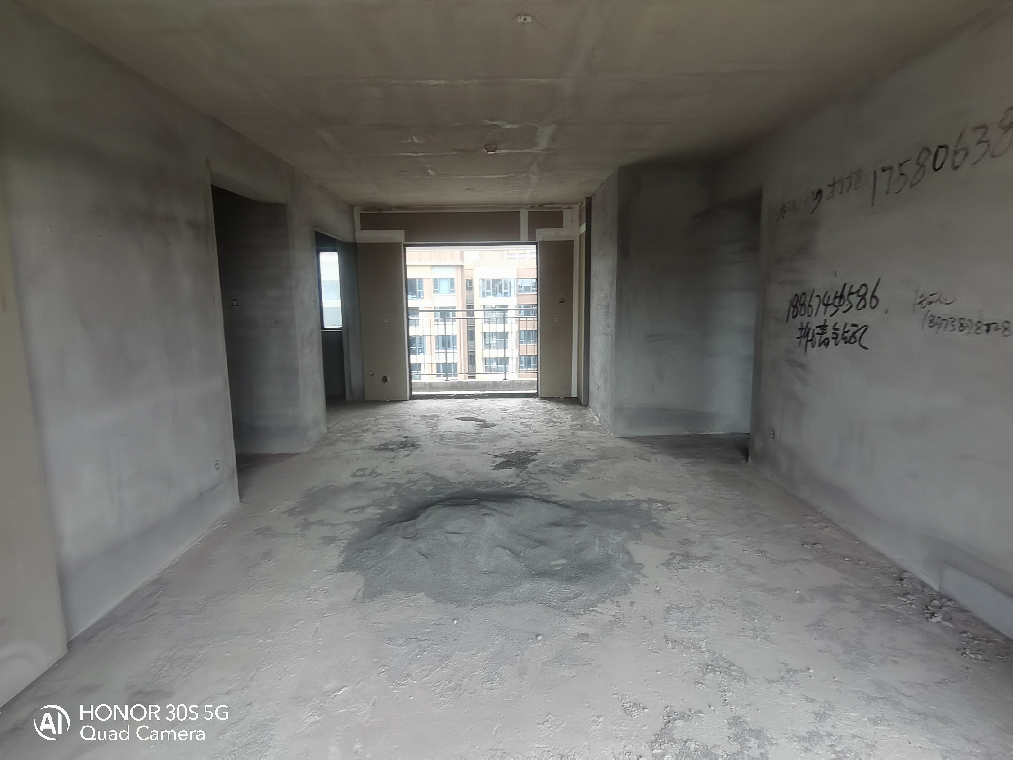 宁邦中心(二期公园里) 4室2厅2卫 72.00万 宁邦中心(二期公园里) 4室2厅2卫 72.00万室内图