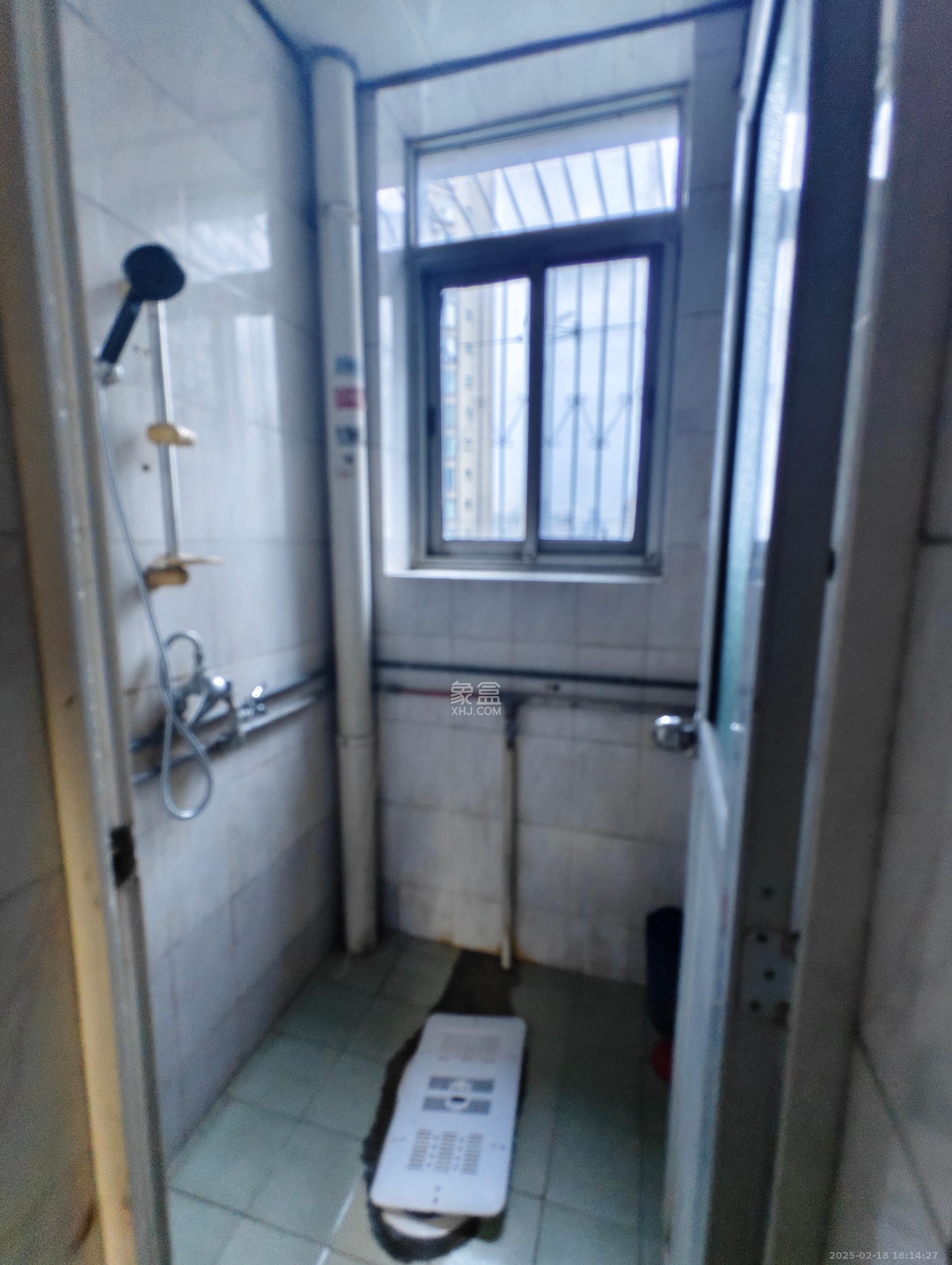 枫林小区 3室2厅1卫 1650.0元/月 枫林小区 3室2厅1卫 1650.0元/月室内图