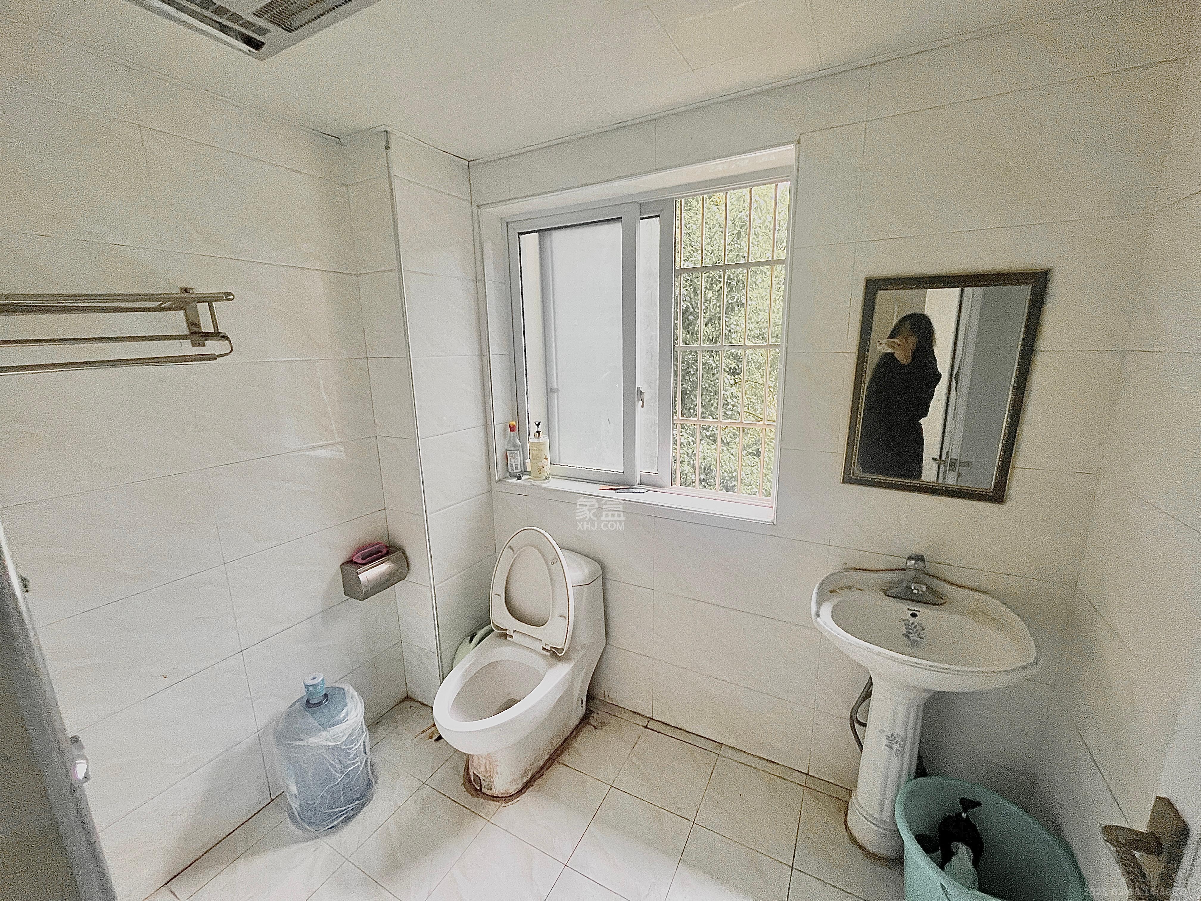 筑梦佳园 4室2厅2卫 2200.0元/月 筑梦佳园 4室2厅2卫 2200.0元/月室内图