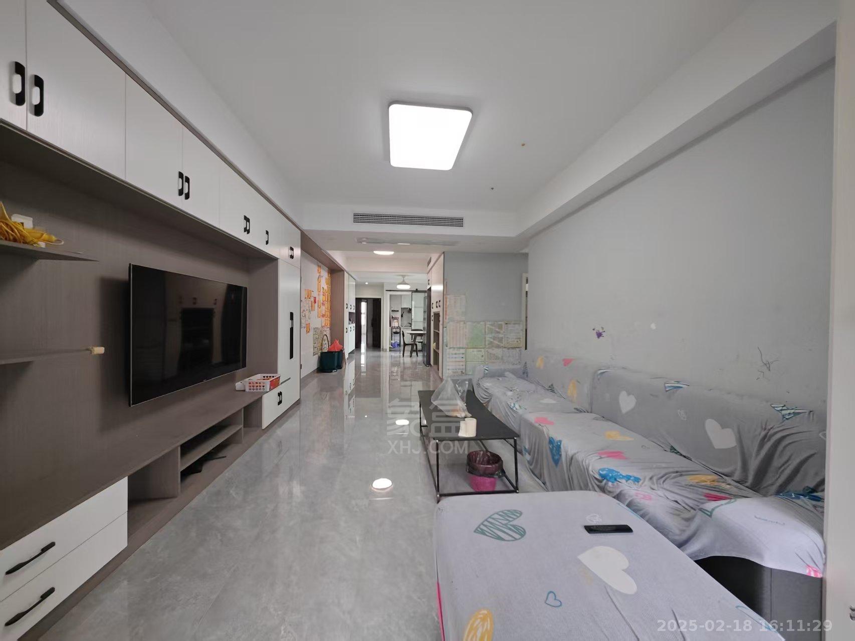 翠谷城 3室2厅2卫 1800.0元/月 翠谷城 3室2厅2卫 1800.0元/月室内图