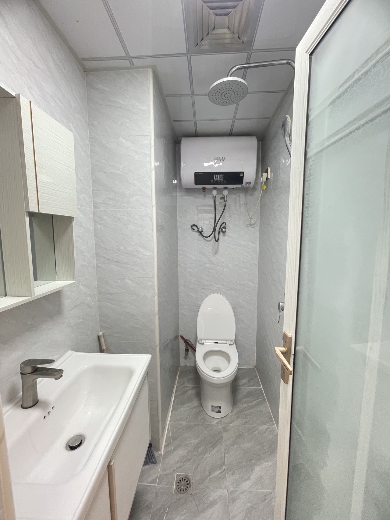 义龙后路10号(铺前糟粕醋) 3室2厅1卫 96.0万 义龙后路10号(铺前糟粕醋) 3室2厅1卫 96.0万客厅