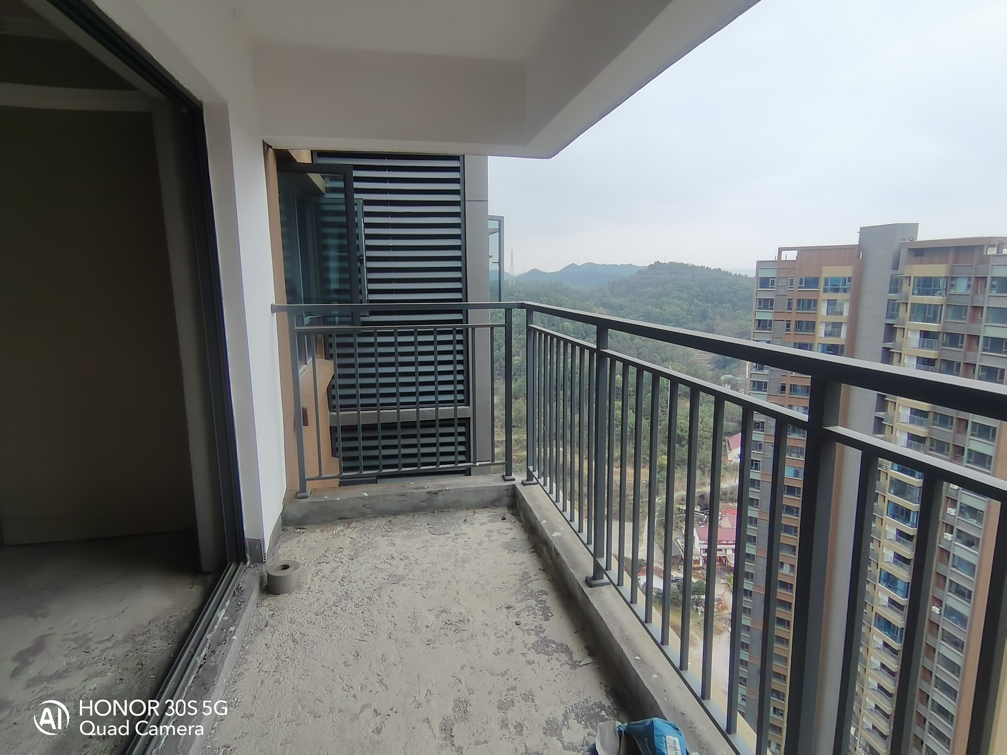 宁邦中心(二期公园里) 4室2厅2卫 72.00万 宁邦中心(二期公园里) 4室2厅2卫 72.00万室内图