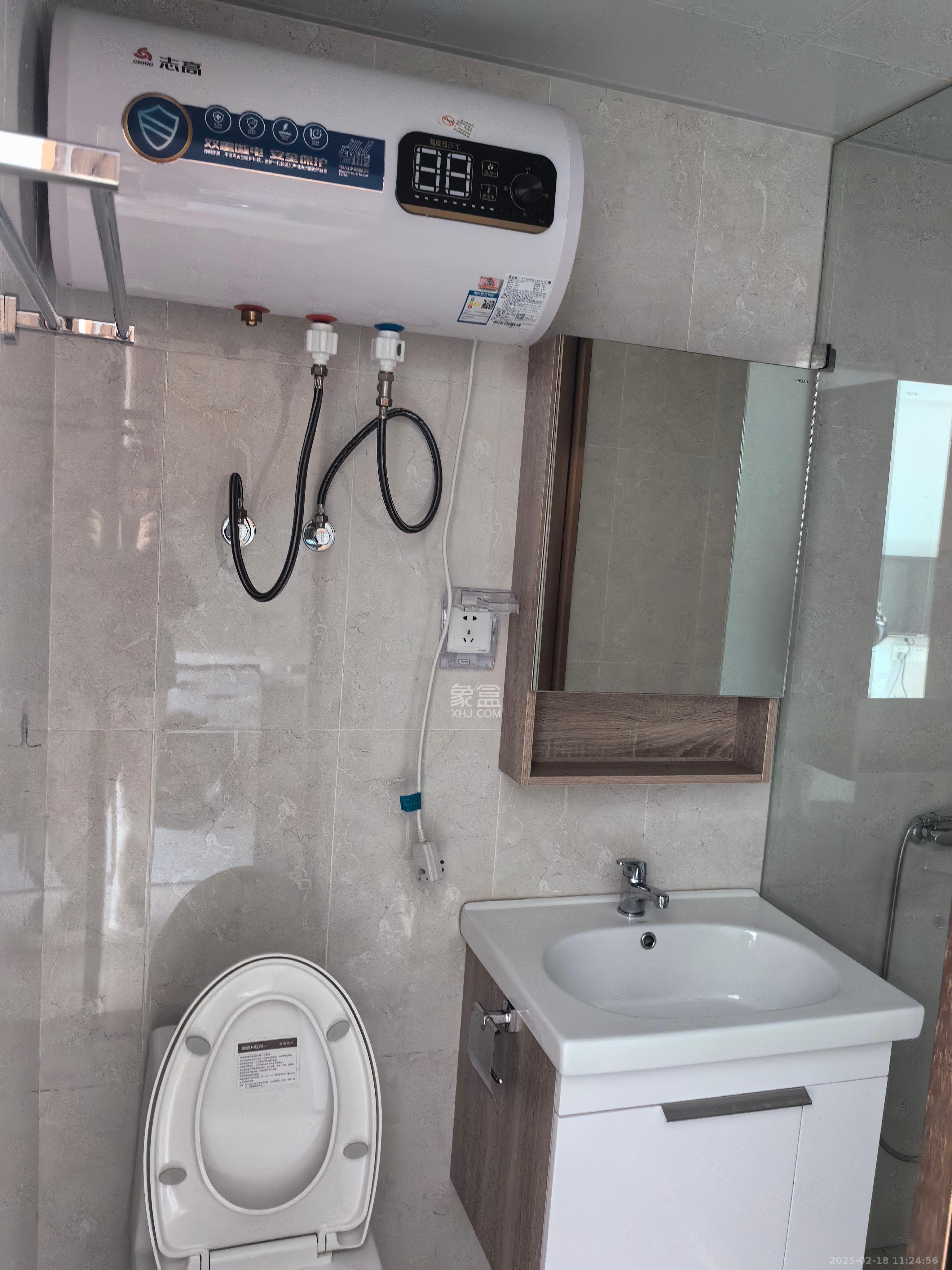 佳兆业云顶都汇 1室1厅1卫 1300.0元/月 佳兆业云顶都汇 1室1厅1卫 1300.0元/月室内图