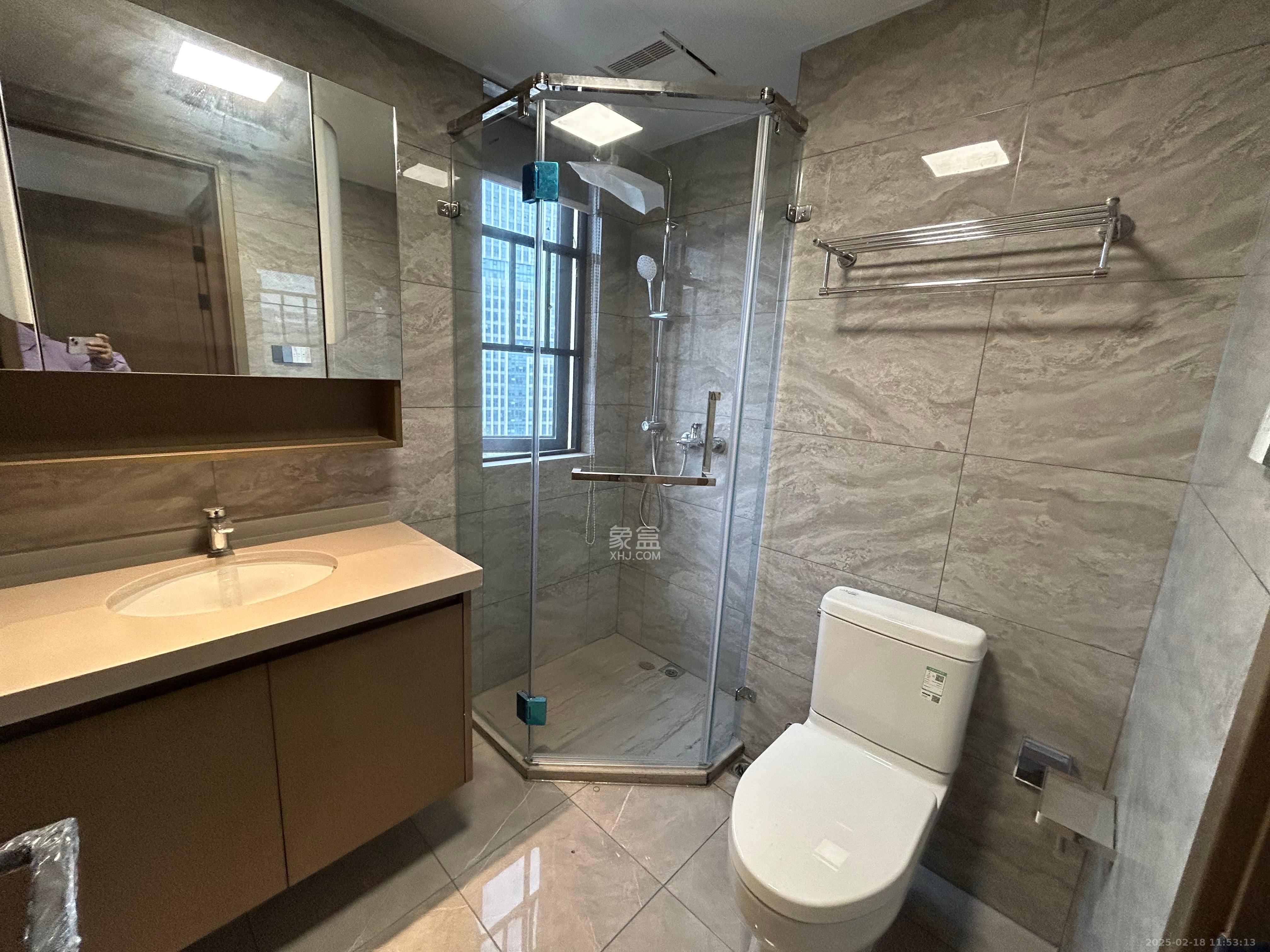 长房悦香山  4室2厅2卫    4000.0元/月室内图