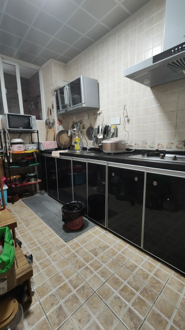 玉和花园三期 3室2厅2卫 136.0万 玉和花园三期 3室2厅2卫 136.0万客厅