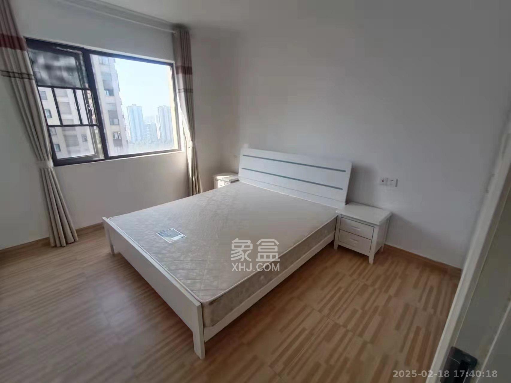 奥克斯缔壹城  3室2厅1卫   2100.00元/月户型图