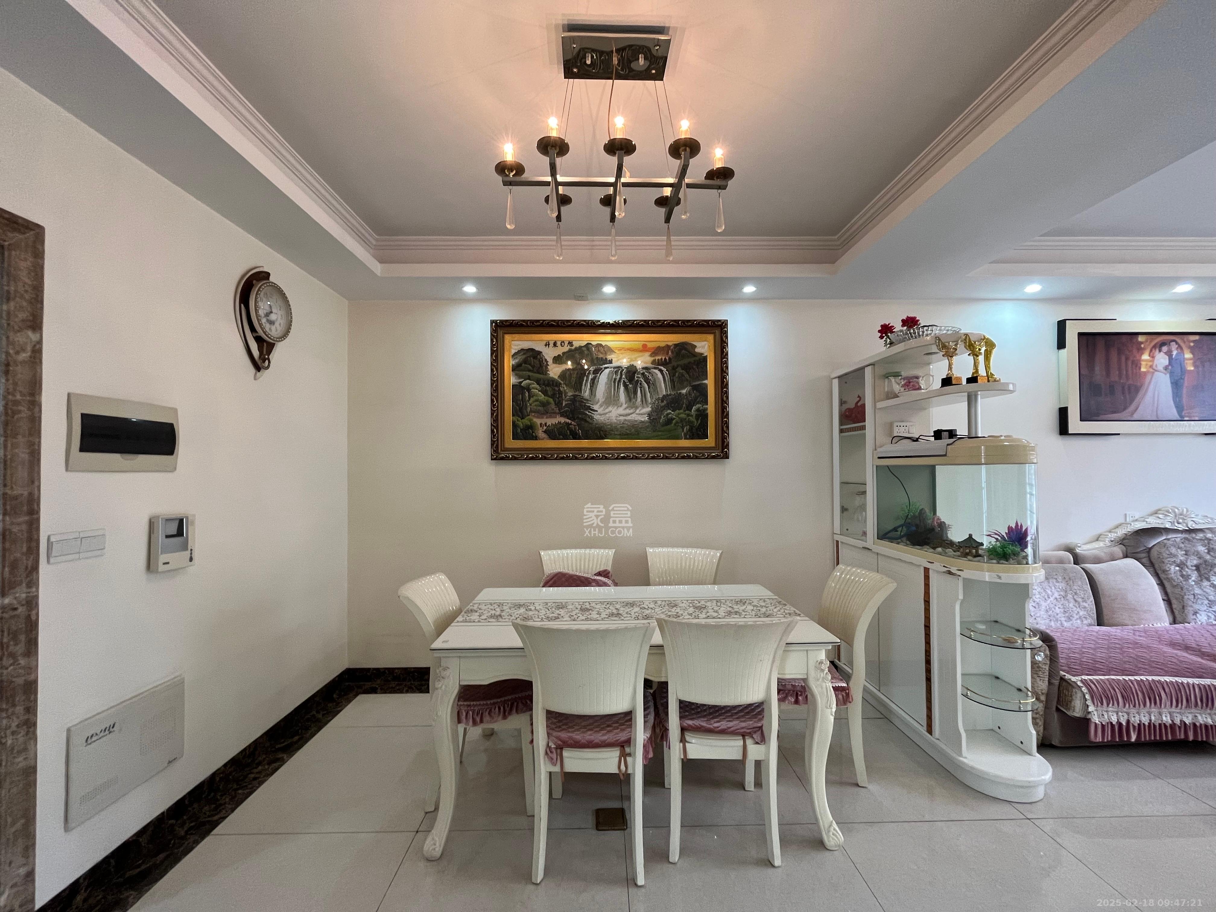 银盘鑫城  3室2厅2卫    2200.0元/月 银盘鑫城  3室2厅2卫    2200.0元/月室内图