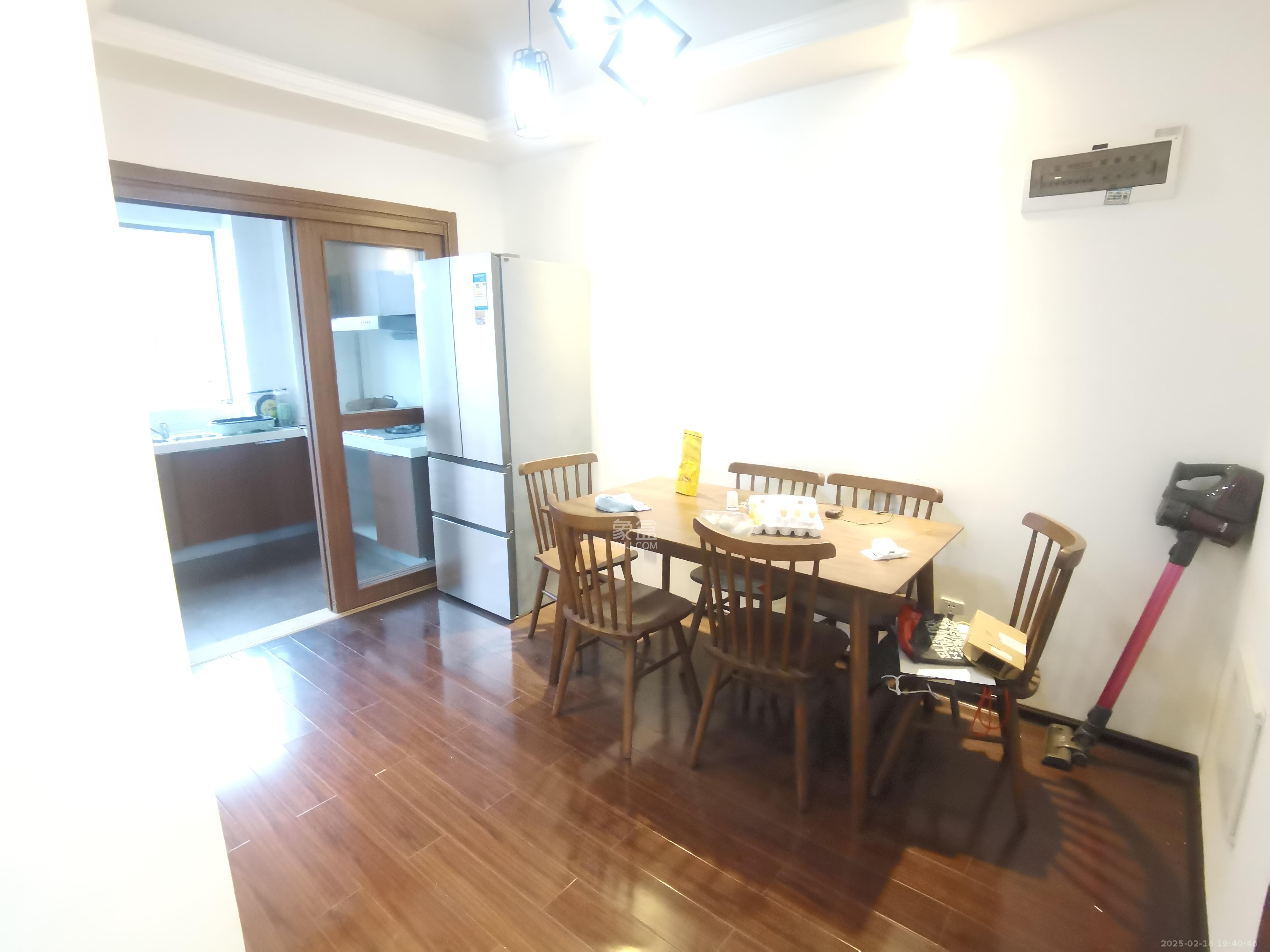 江山帝景哈佛  3室2厅2卫   2400.00元/月室内图