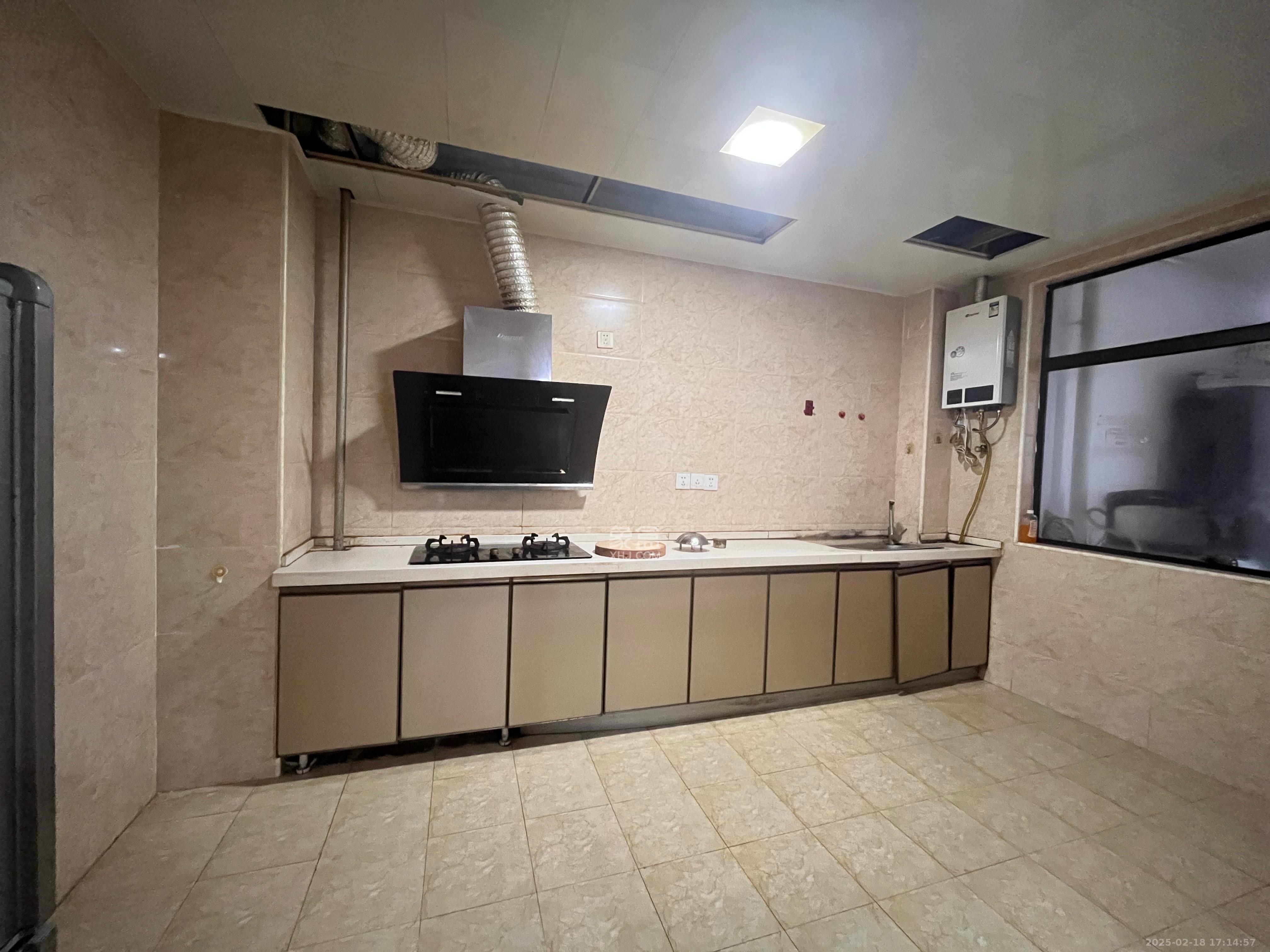 盛隆佳园  4室2厅3卫    3900.0元/月 盛隆佳园  4室2厅3卫    3900.0元/月室内图