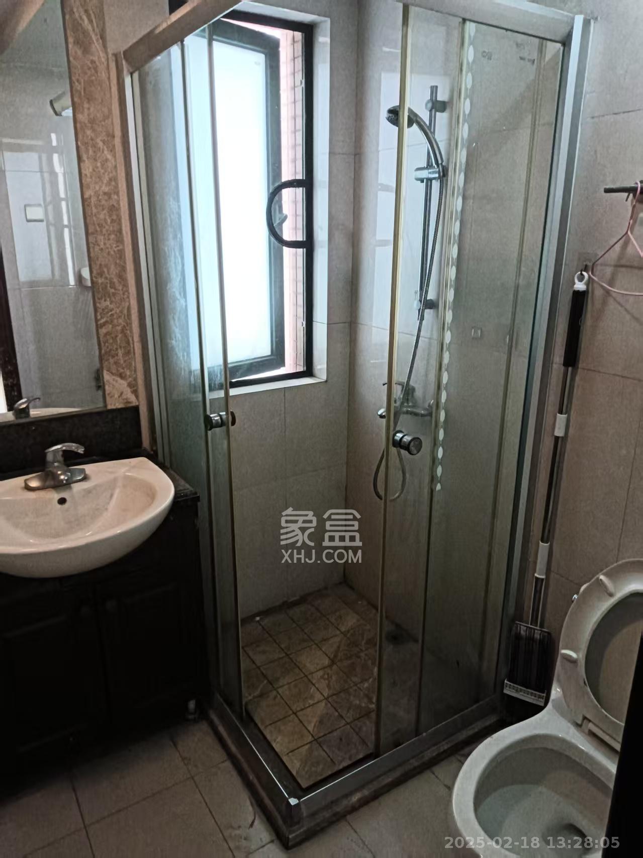 恒大雅苑 3室2厅1卫 2400.0元/月 恒大雅苑 3室2厅1卫 2400.0元/月室内图