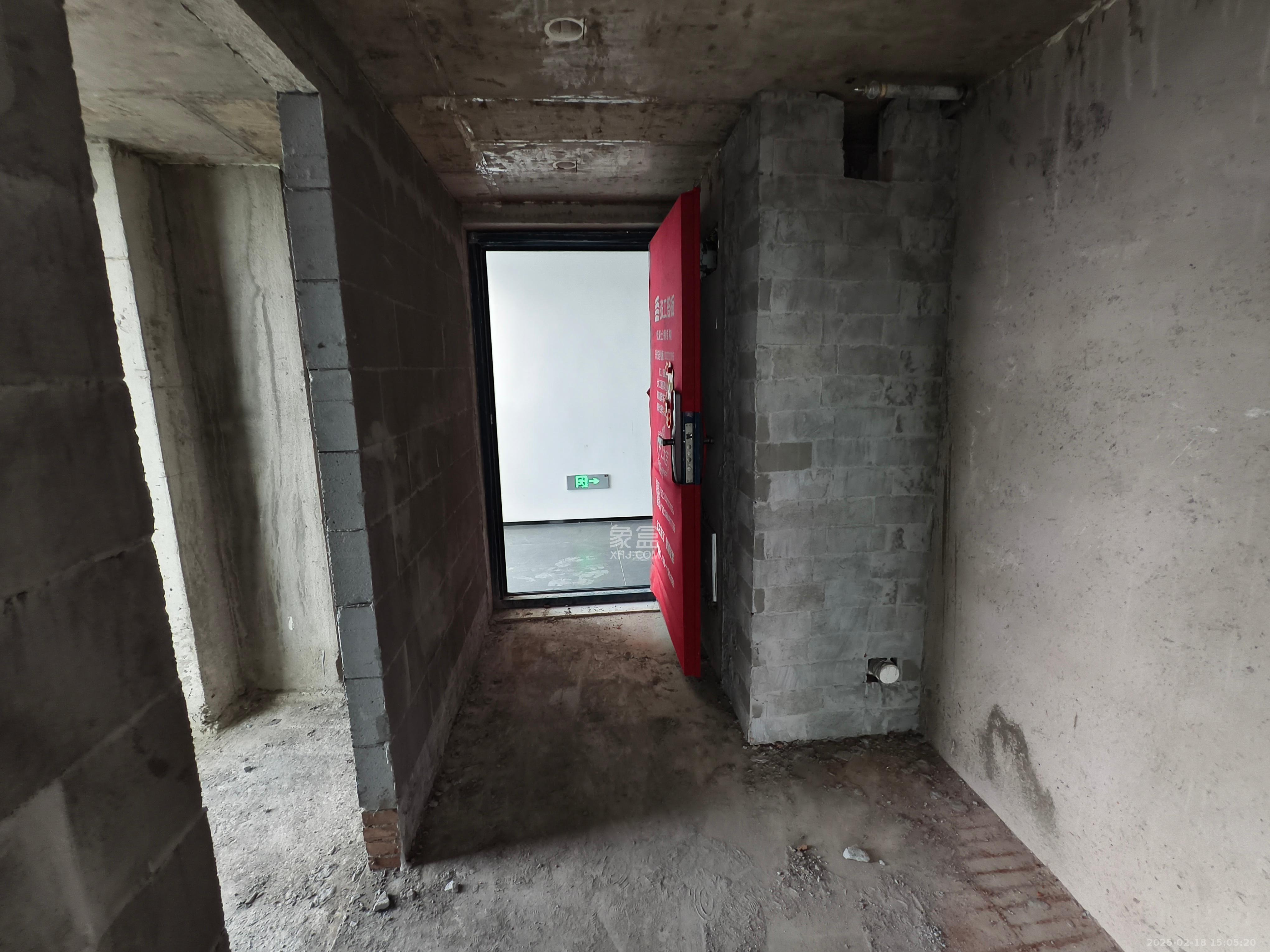 绿地V岛  1室0厅0卫    1200.0元/月 绿地V岛  1室0厅0卫    1200.0元/月室内图