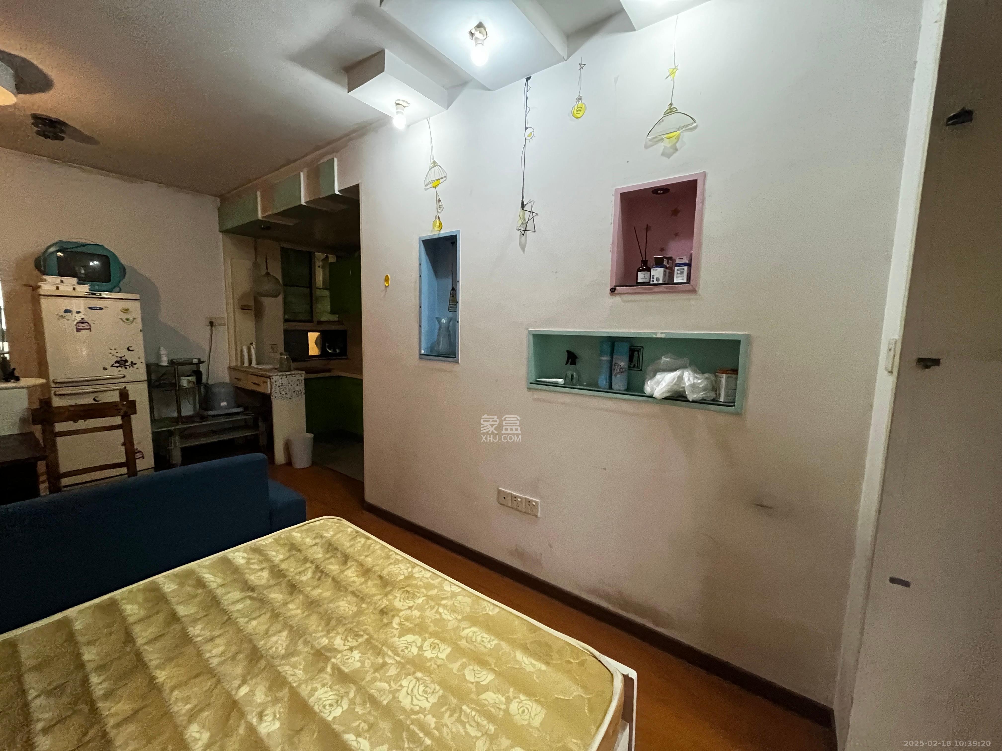 御景龙城  1室1厅1卫   1100.00元/月室内图