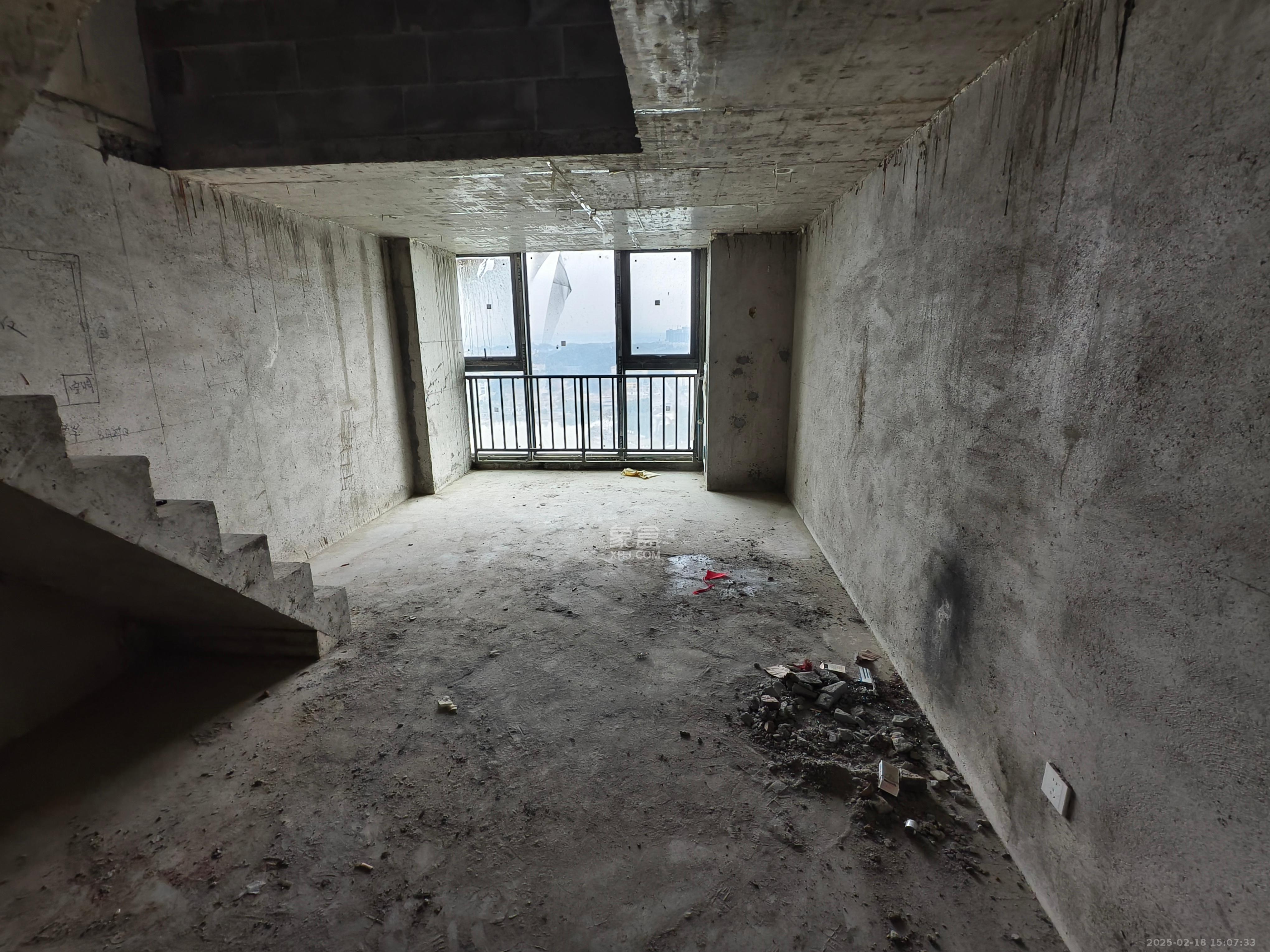 绿地V岛  1室0厅0卫    1200.0元/月 绿地V岛  1室0厅0卫    1200.0元/月室内图