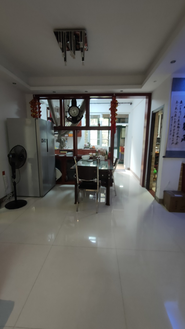 玉和花园三期 3室2厅2卫 136.0万 玉和花园三期 3室2厅2卫 136.0万客厅