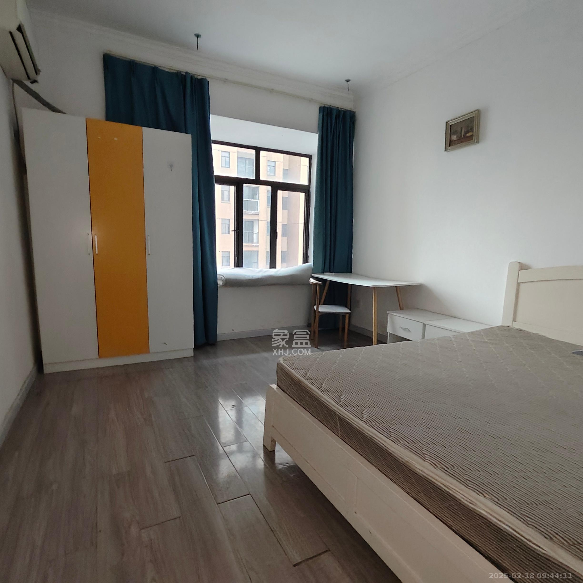 德润小区(丰升德润小区) 3室2厅2卫 2200.0元/月 德润小区(丰升德润小区) 3室2厅2卫 2200.0元/月室内图