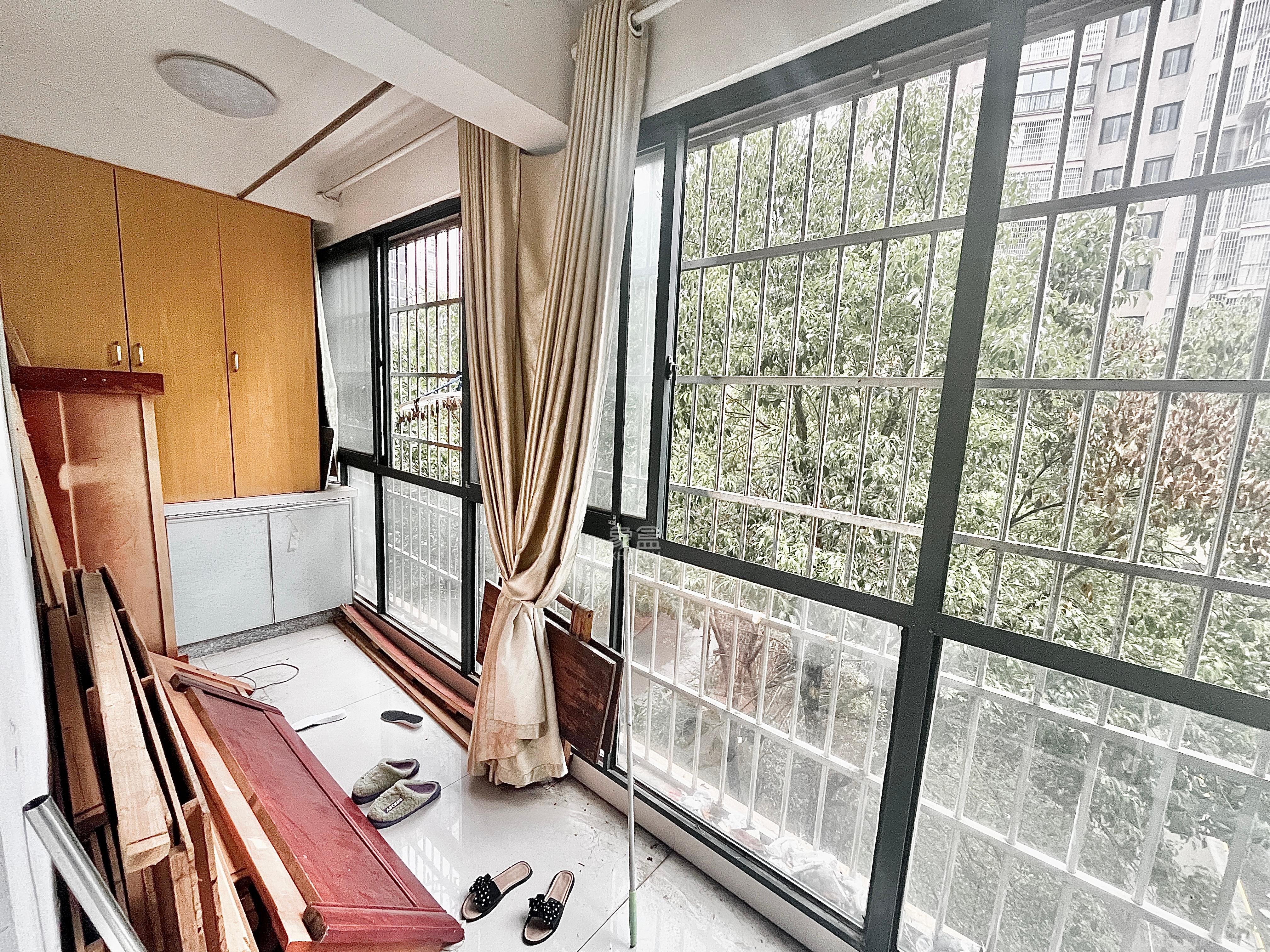 筑梦佳园 4室2厅2卫 2200.0元/月 筑梦佳园 4室2厅2卫 2200.0元/月室内图