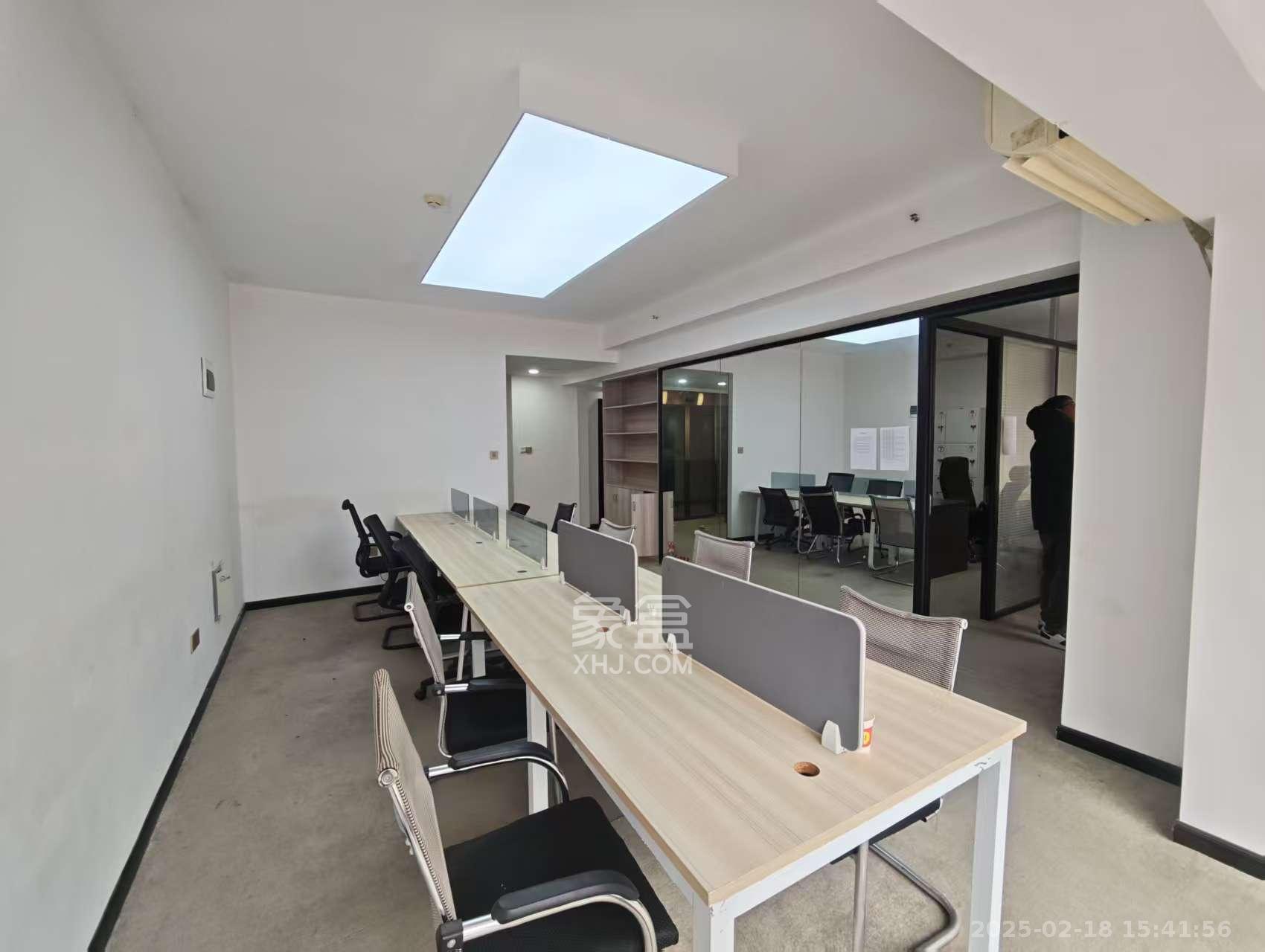 复地星光天地 1室1厅1卫 3500.0元/月 复地星光天地 1室1厅1卫 3500.0元/月室内图