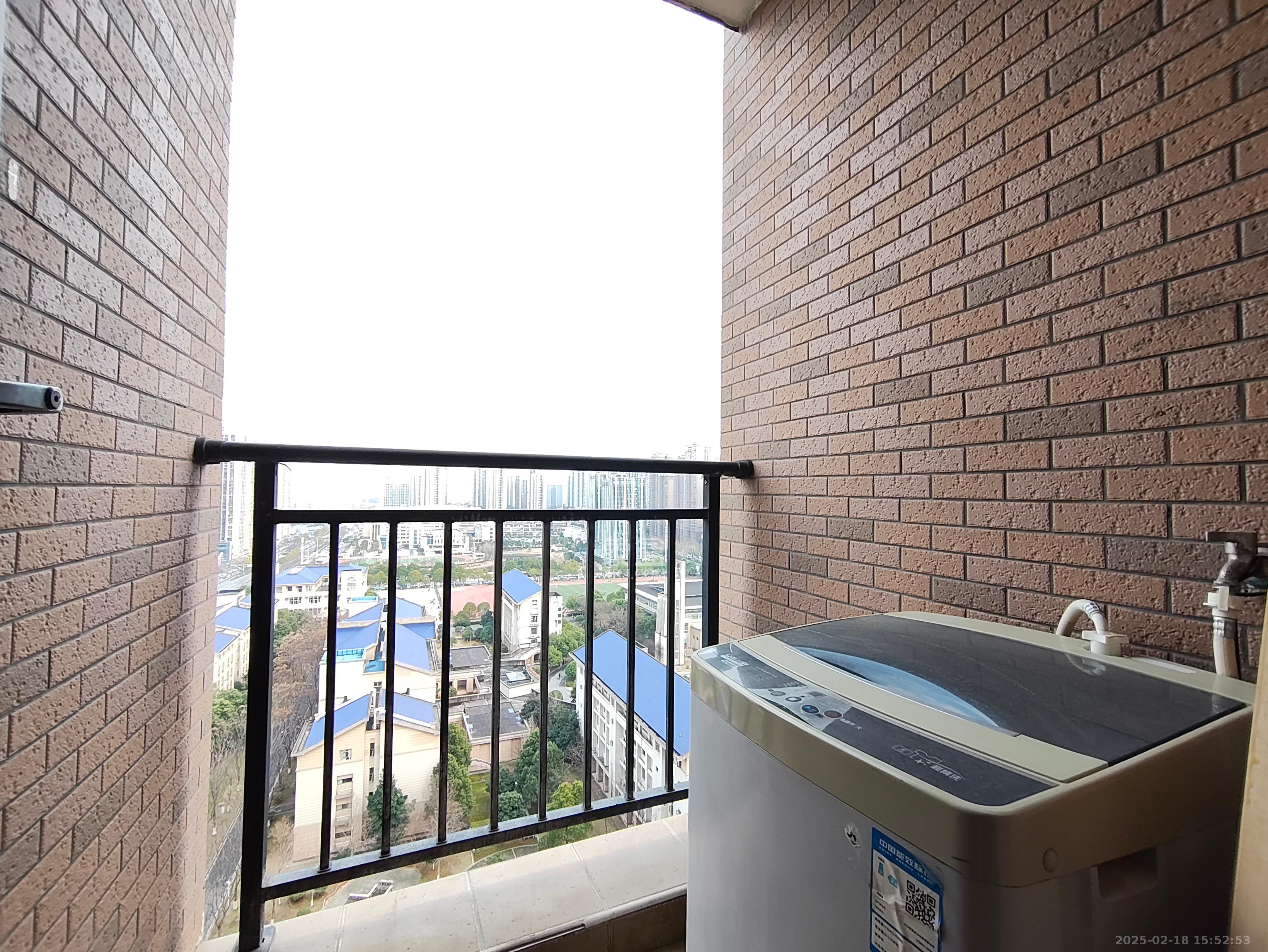 水岸世景  1室1厅1卫   1100.00元/月室内图