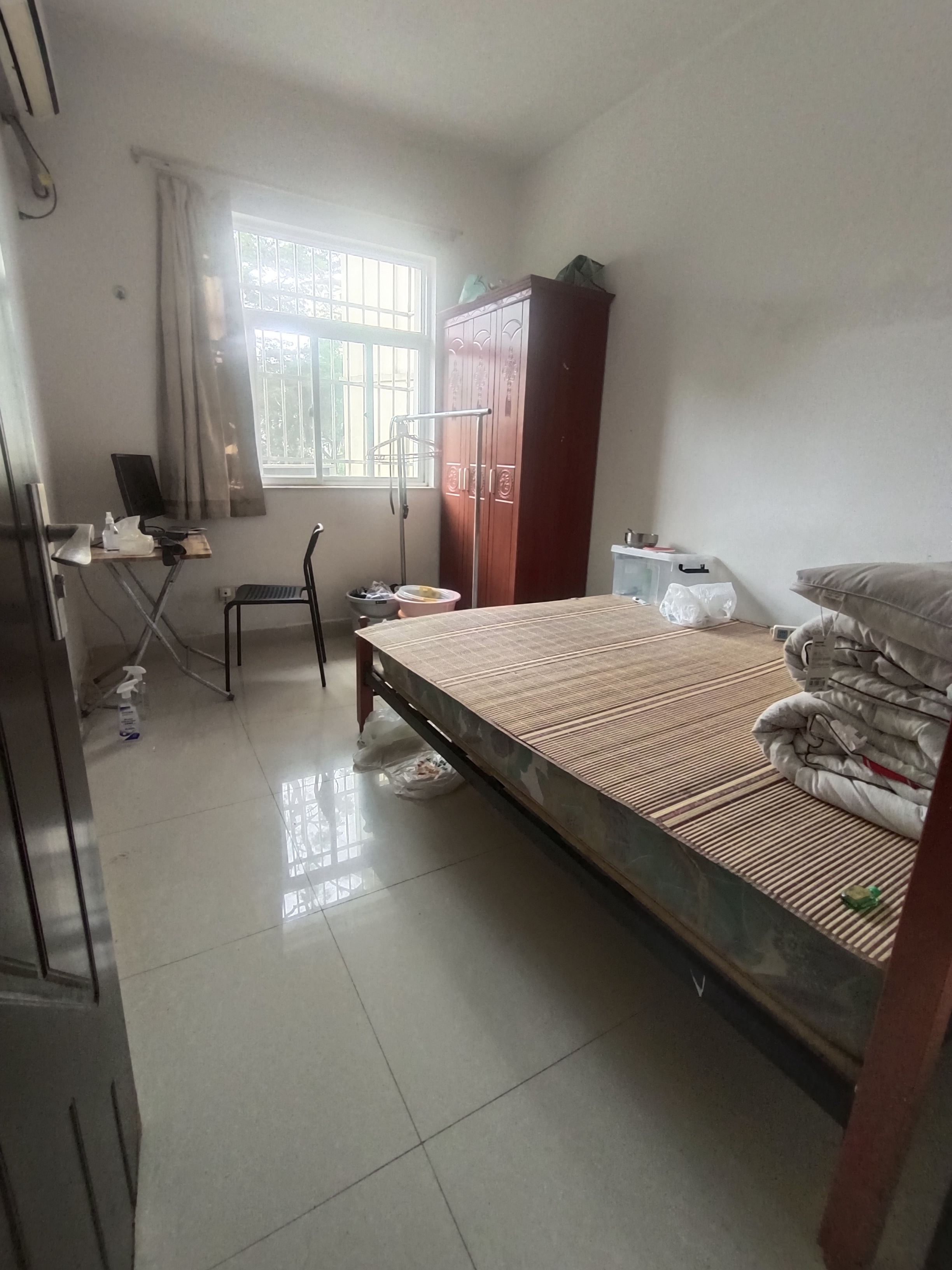 四季华庭1期  3室2厅2卫    140.0万 四季华庭1期  3室2厅2卫    140.0万室内图