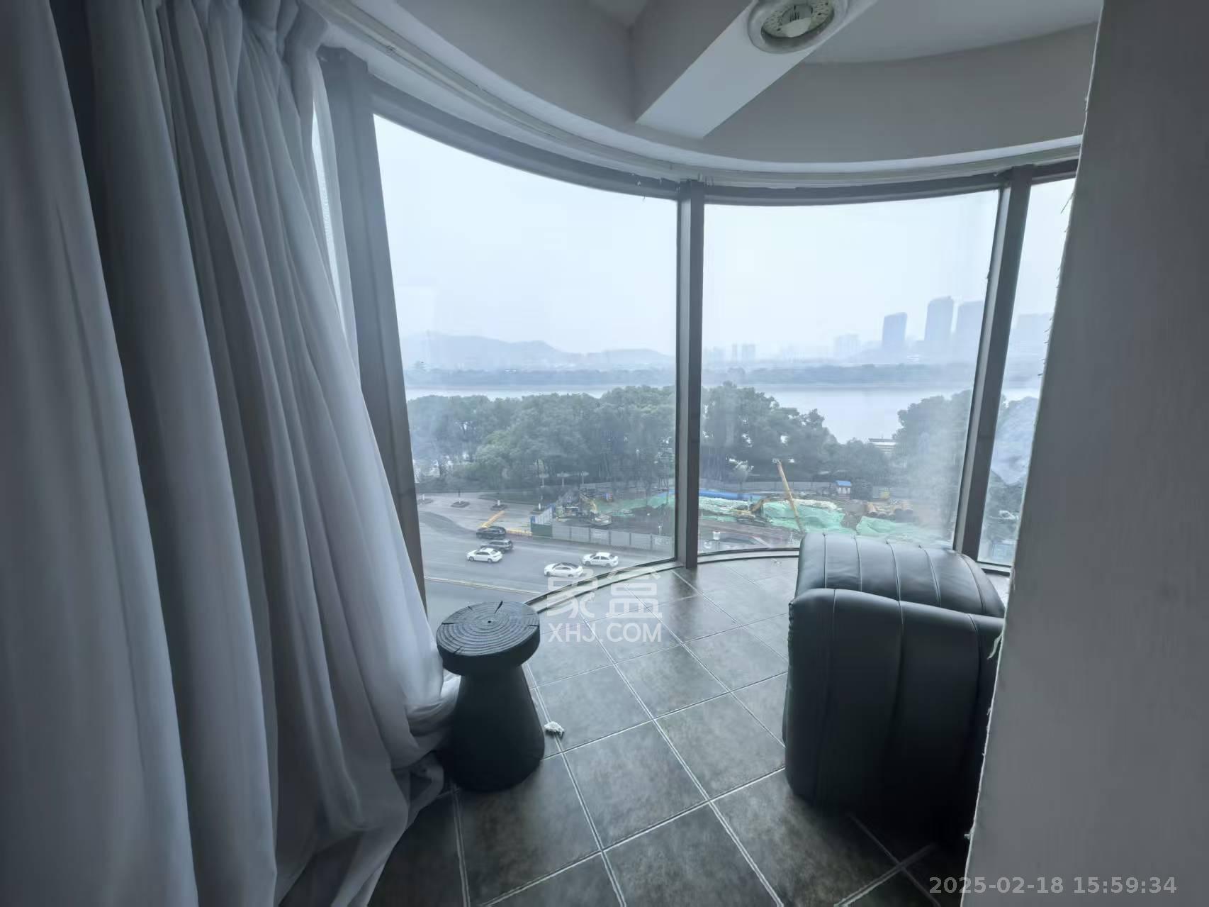 潮宗御苑 3室2厅1卫 8000.0元/月 潮宗御苑 3室2厅1卫 8000.0元/月室内图