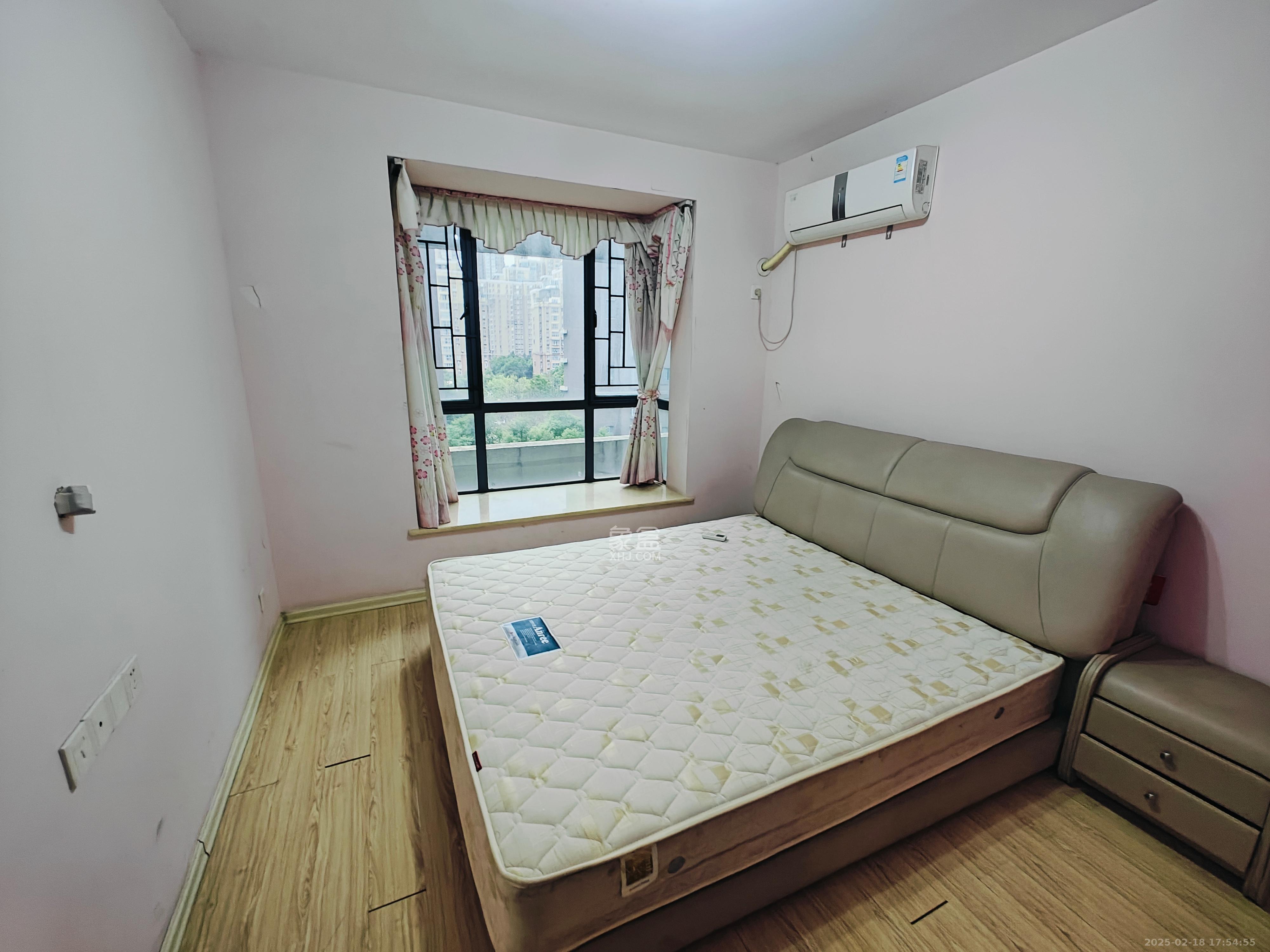 西子花苑  3室2厅2卫   2900.00元/月室内图
